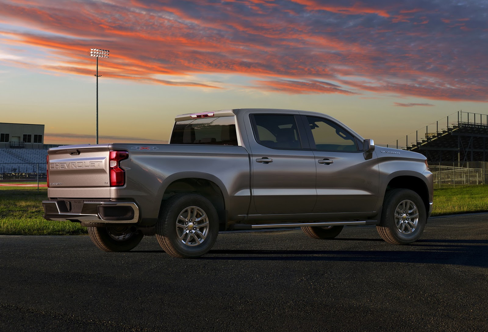 2019 Chevrolet Silverado Unveiled, Drops 450 Pounds, Gains StraightSix Diesel  Carscoops