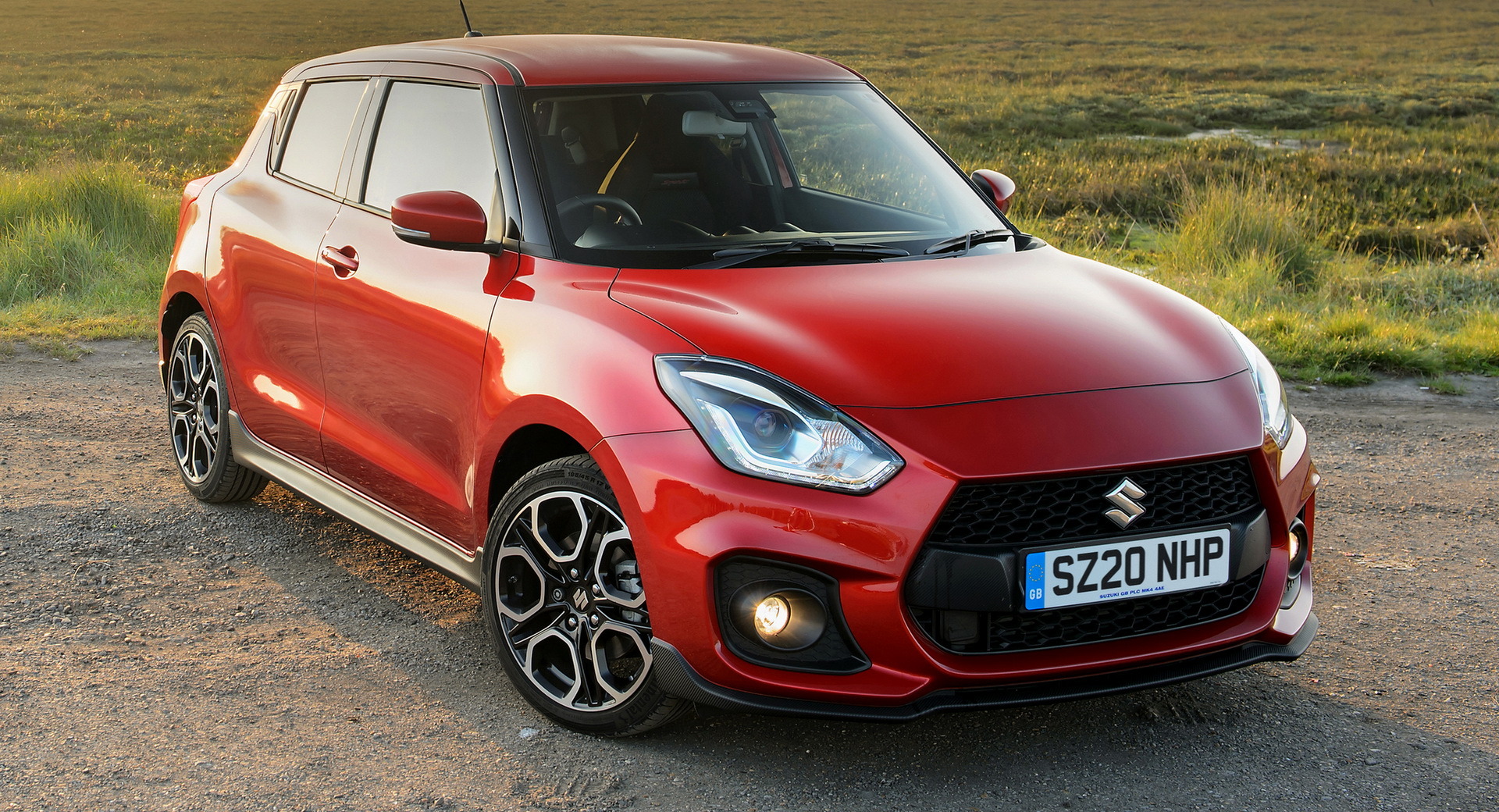 【極美品・希少】SUZUKI SWIFT SPORT クリフ仕様 レッドパール l-Suzuki-Swift-Sport-Hybrid-00