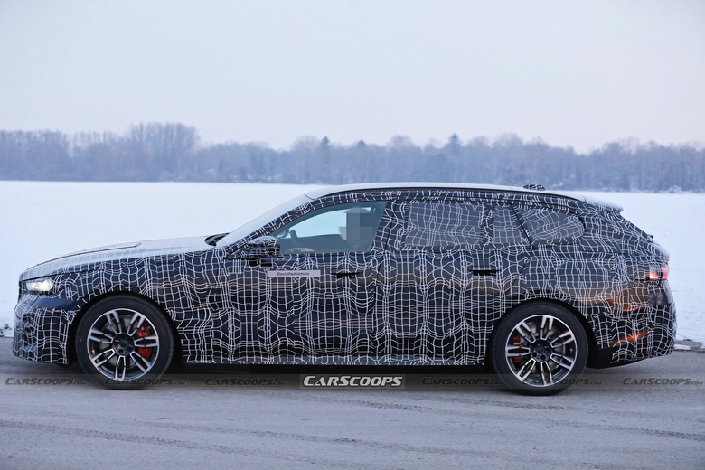 2024 BMW 5-Series Touring 7