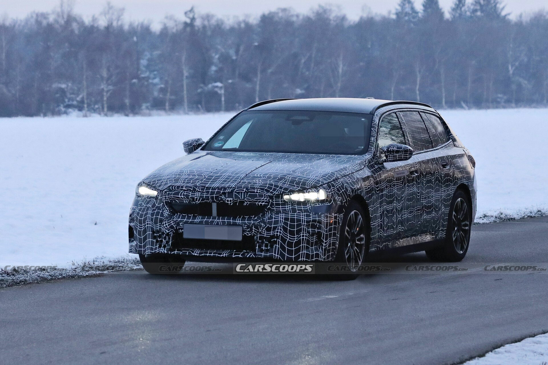 2024 BMW 5-Series Touring 3