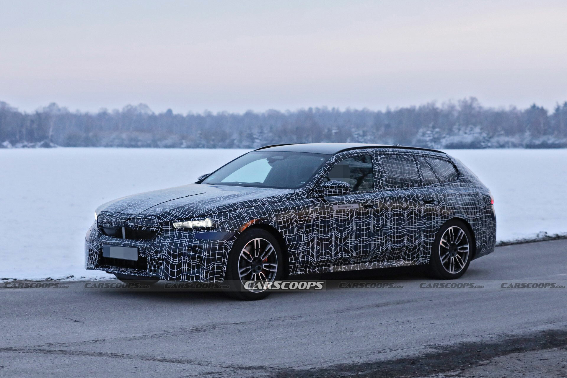2024 BMW 5-Series Touring 5