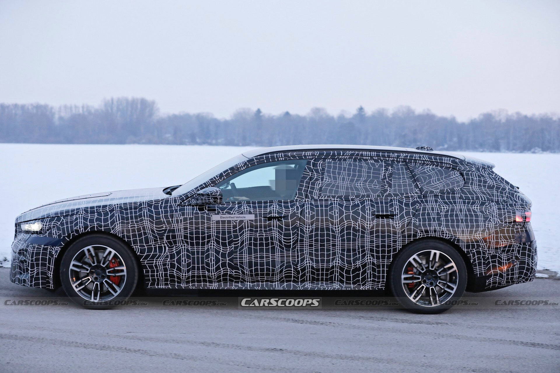 2024 BMW 5-Series Touring 7