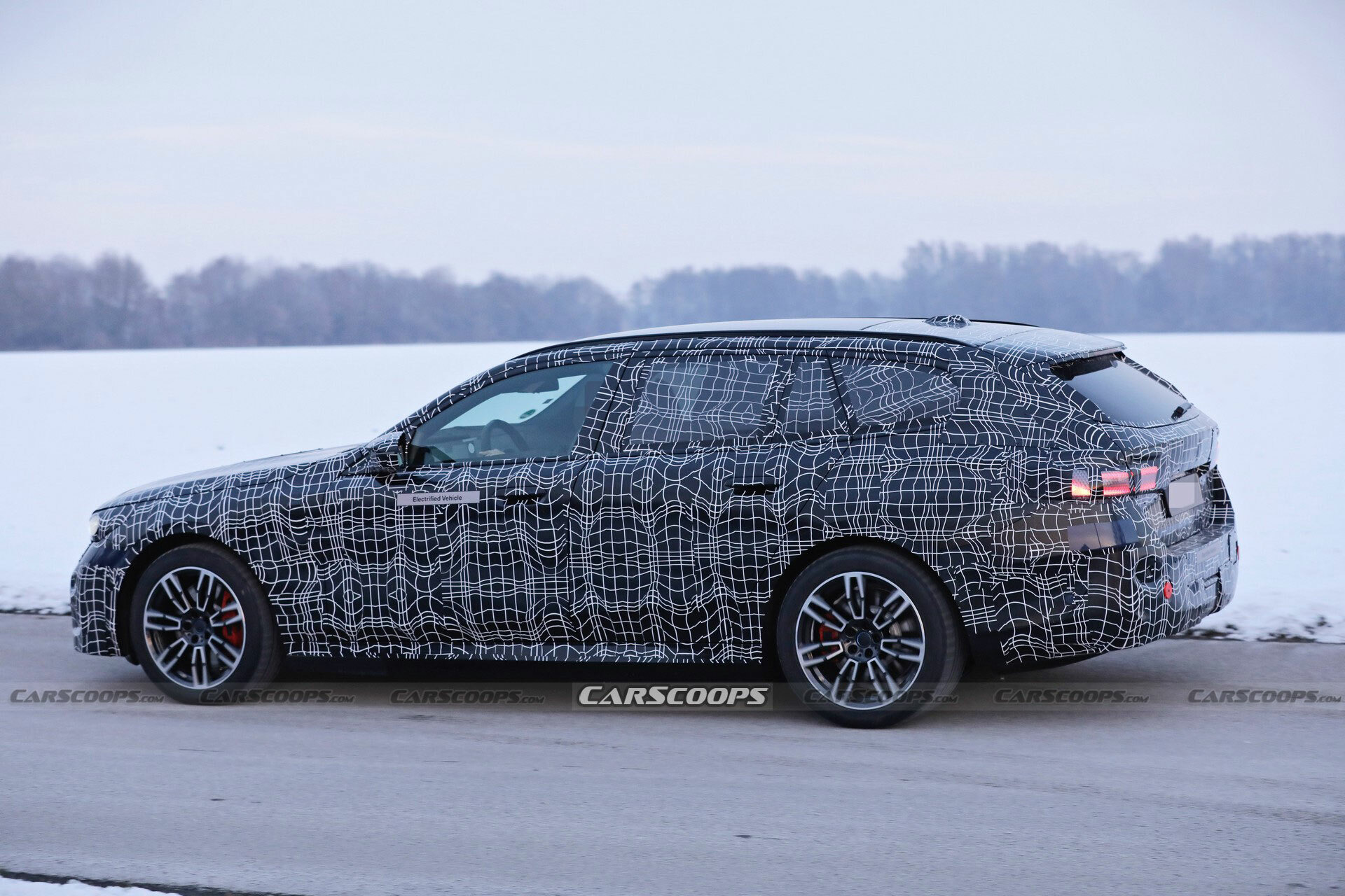 2024 BMW 5-Series Touring 8