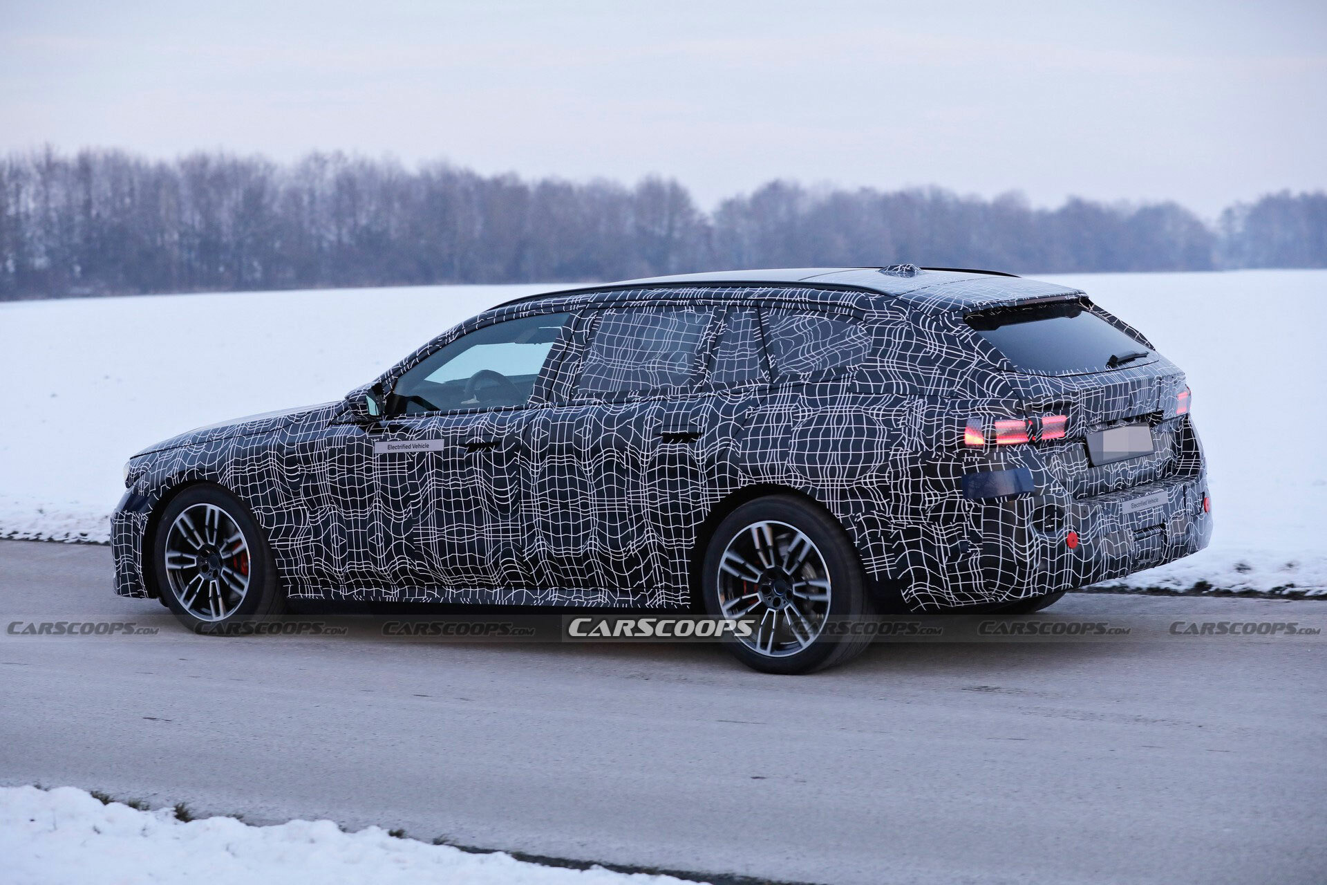 2024 BMW 5-Series Touring 9