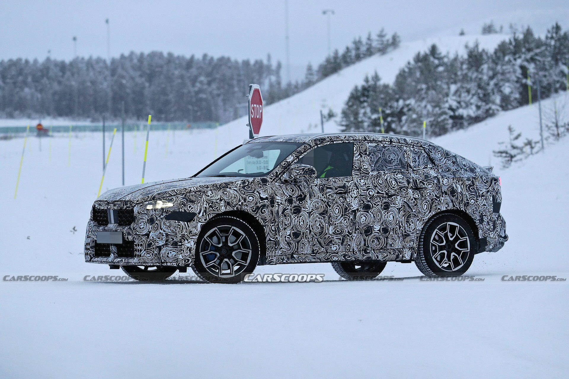 2024-BMW-X2-5