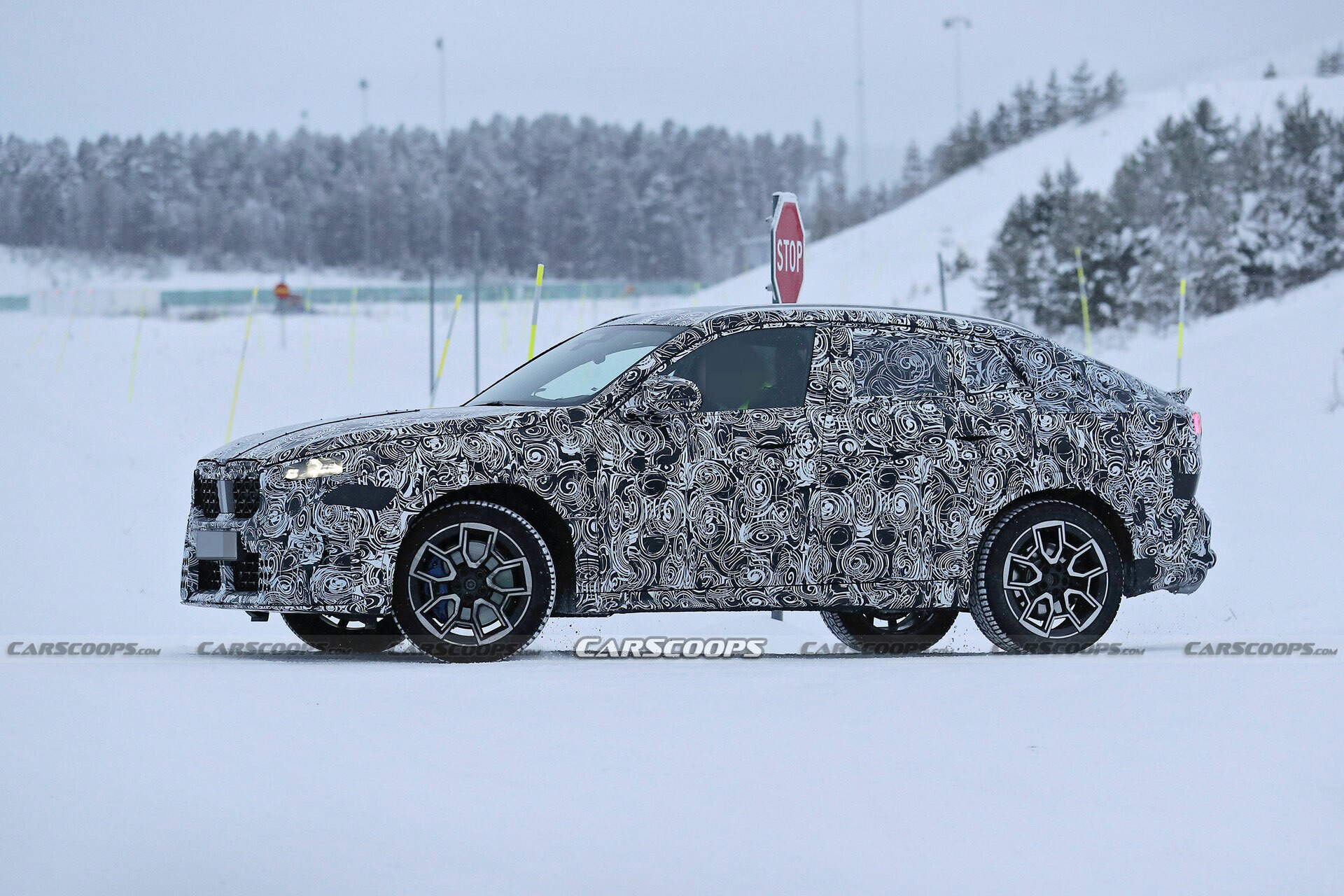 2024-BMW-X2-6