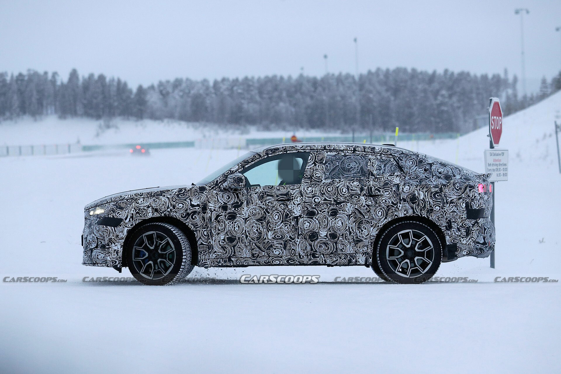 2024-BMW-X2-7