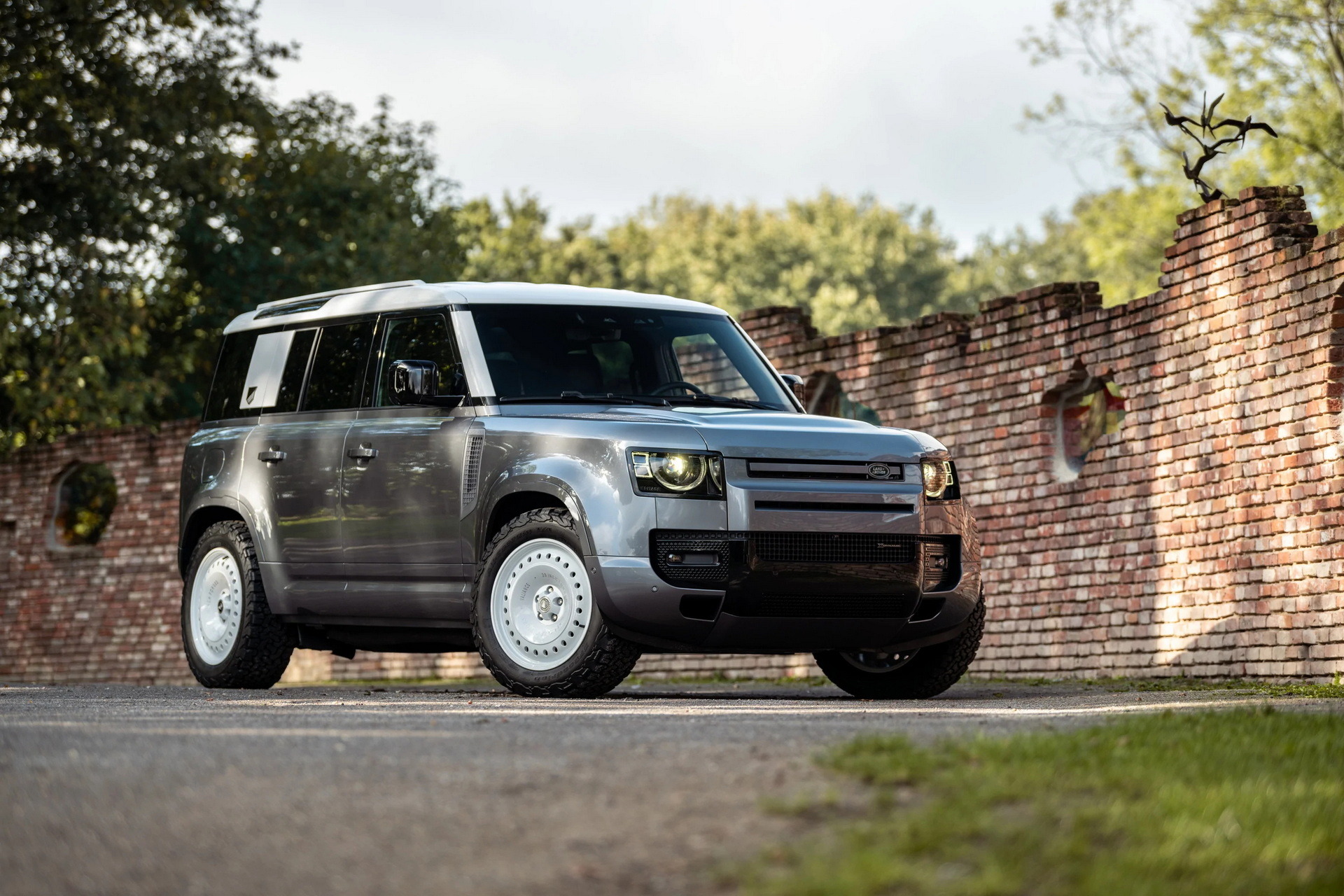 Land Rover Defender With Heritage Customs Valiance Wheels (25)