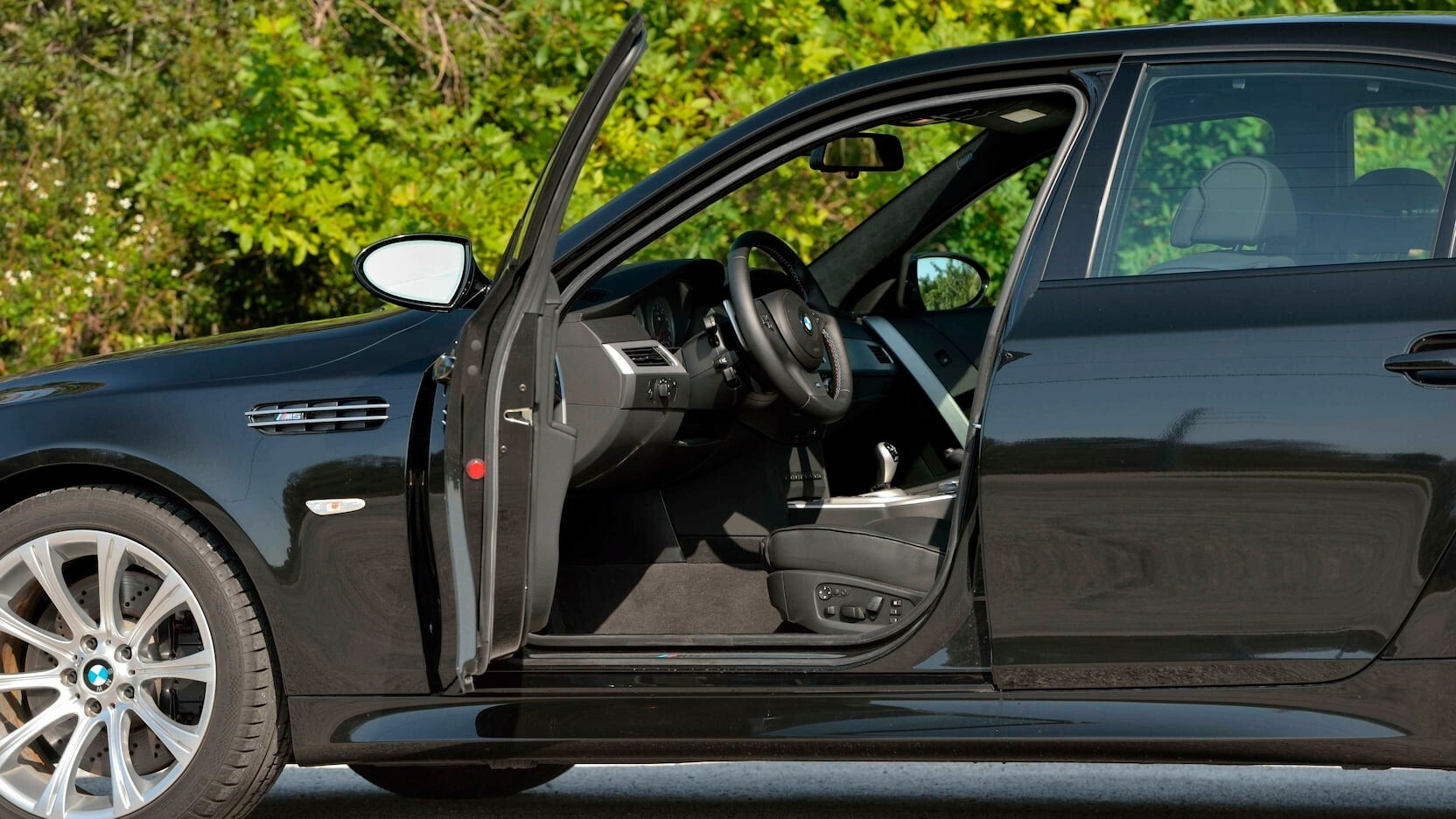 2006 BMW M5 17