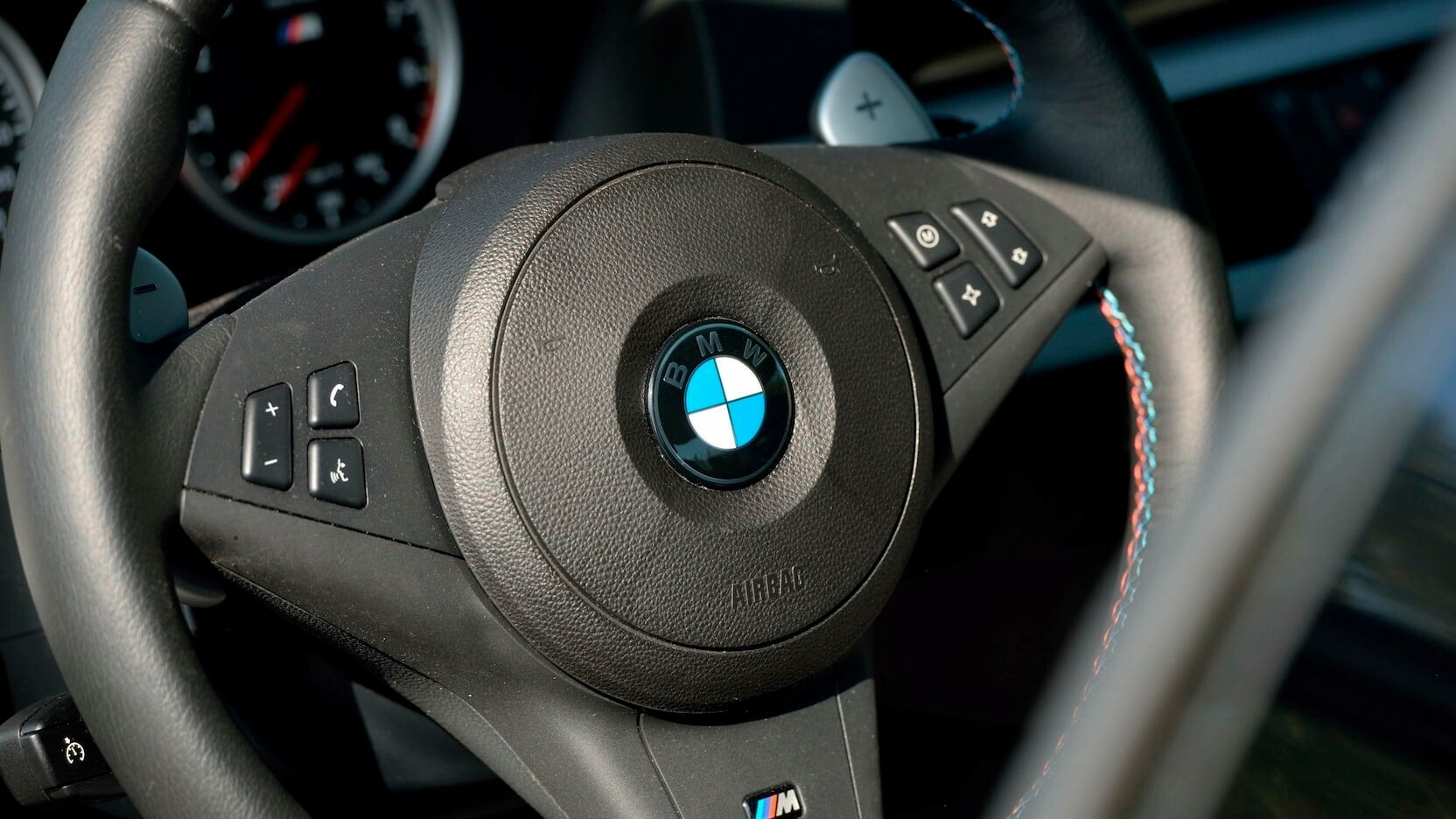 2006 BMW M5 18