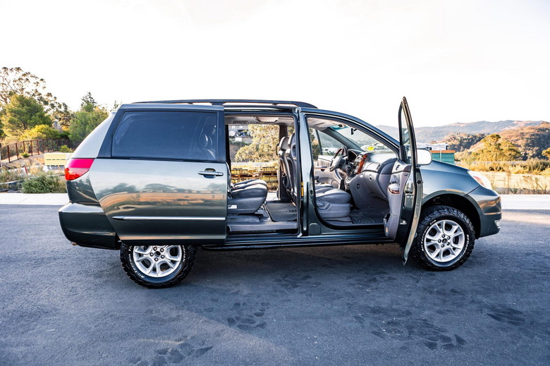 2004 Toyota Sienna XLE Limited AWD 14