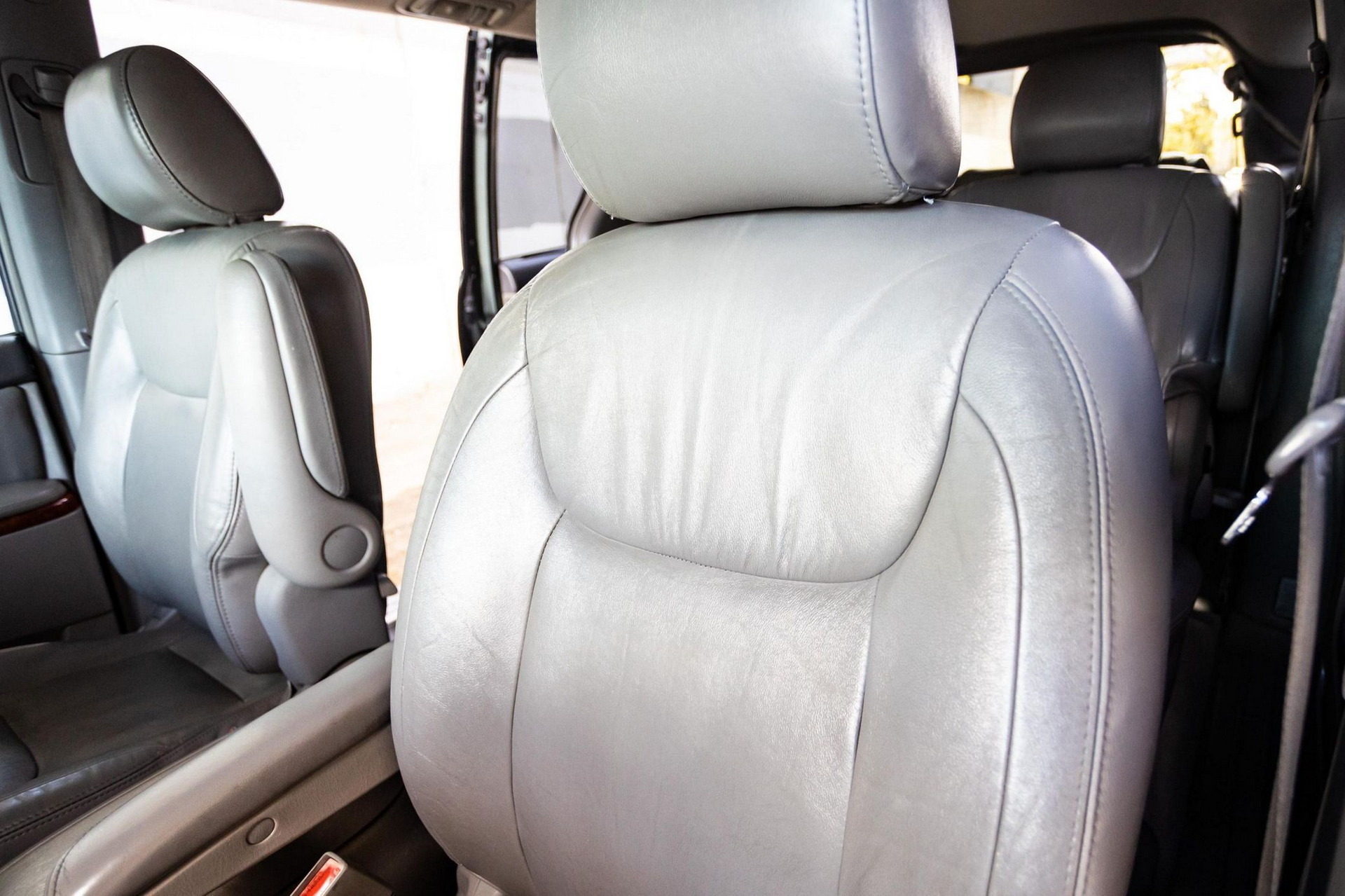 2004 Toyota Sienna XLE Limited AWD 26