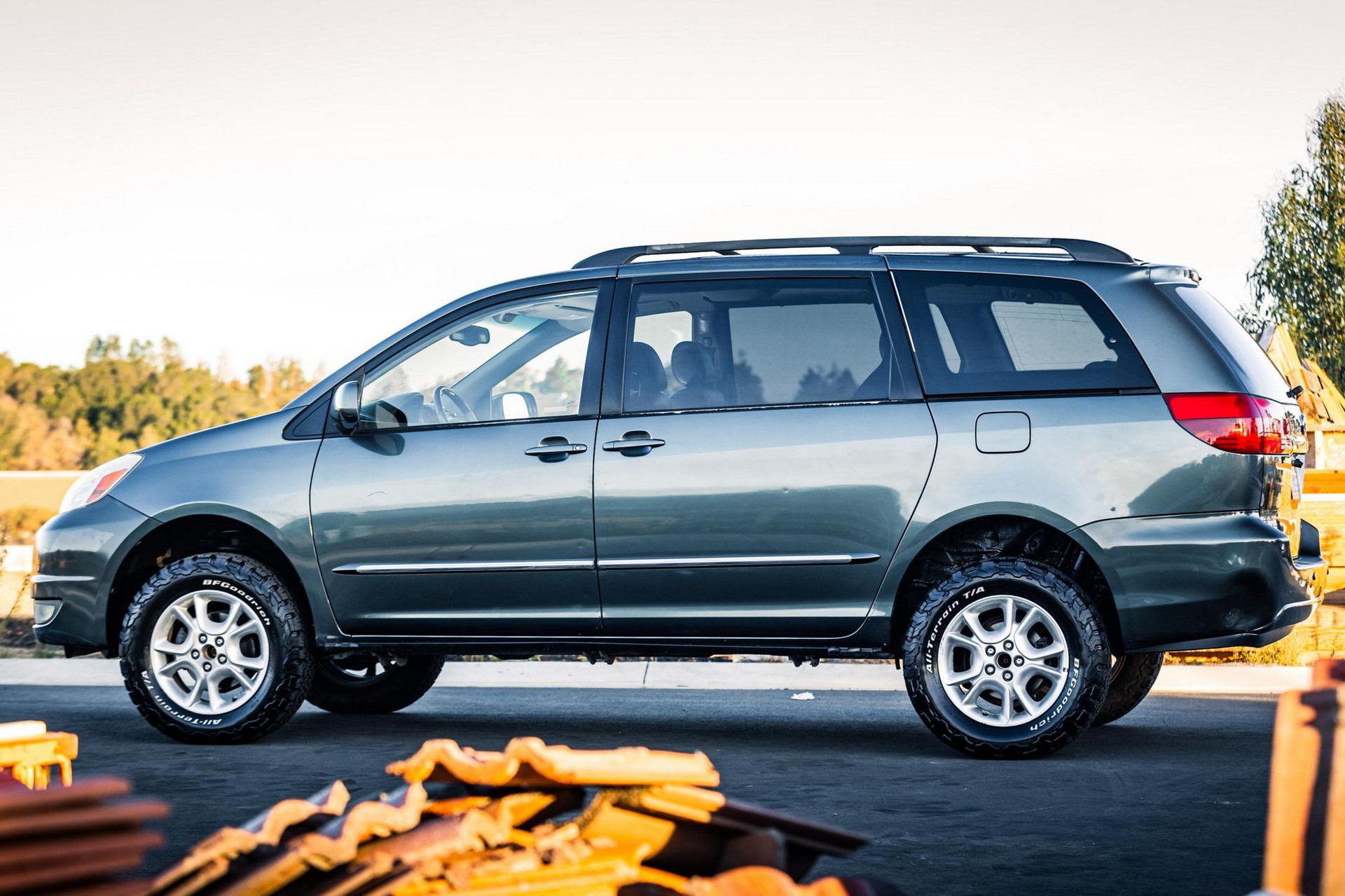 2004 Toyota Sienna XLE Limited AWD 3