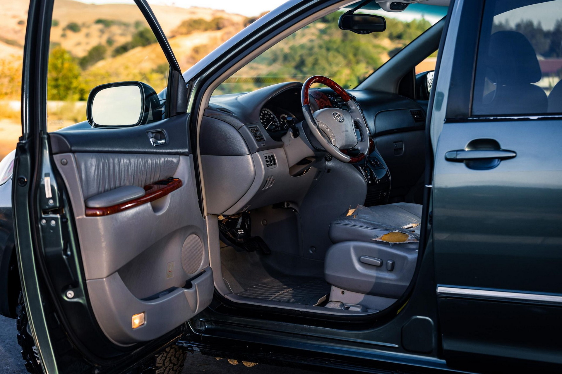 2004 Toyota Sienna XLE Limited AWD 46
