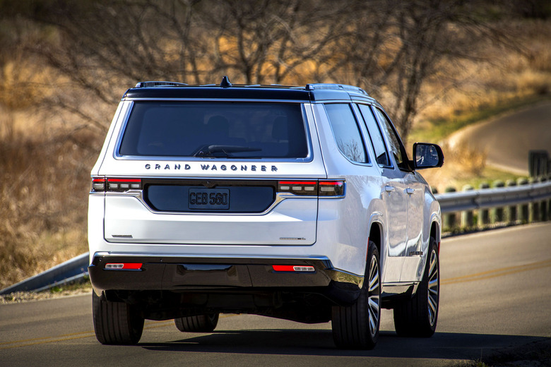 2023-Jeep-Grand-Wagoneer
