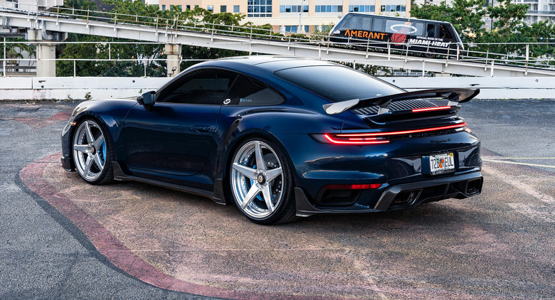 Porsche-911-Turbo-S-1016-2
