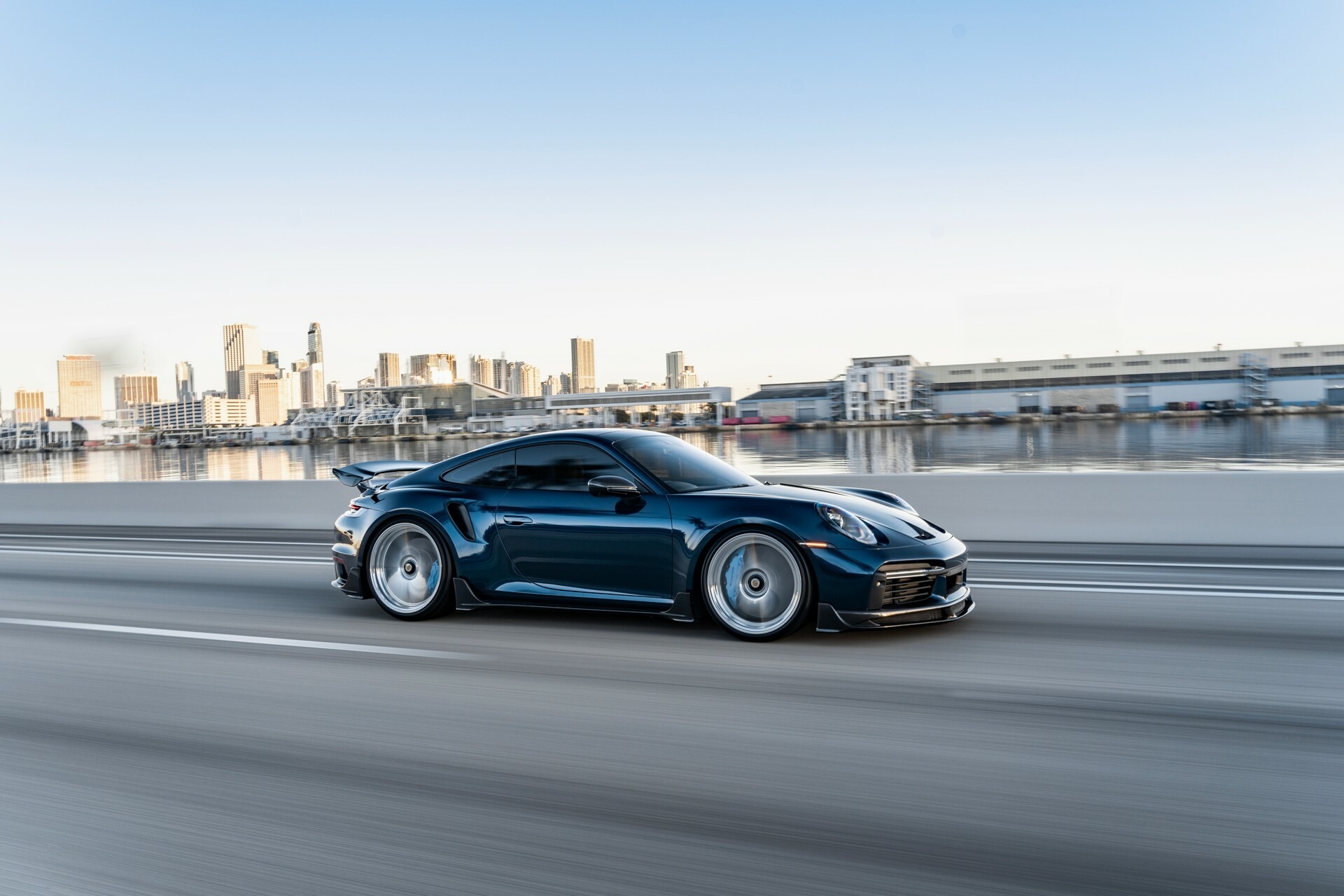 1016 Industries Porsche 911 Turbo S - 57
