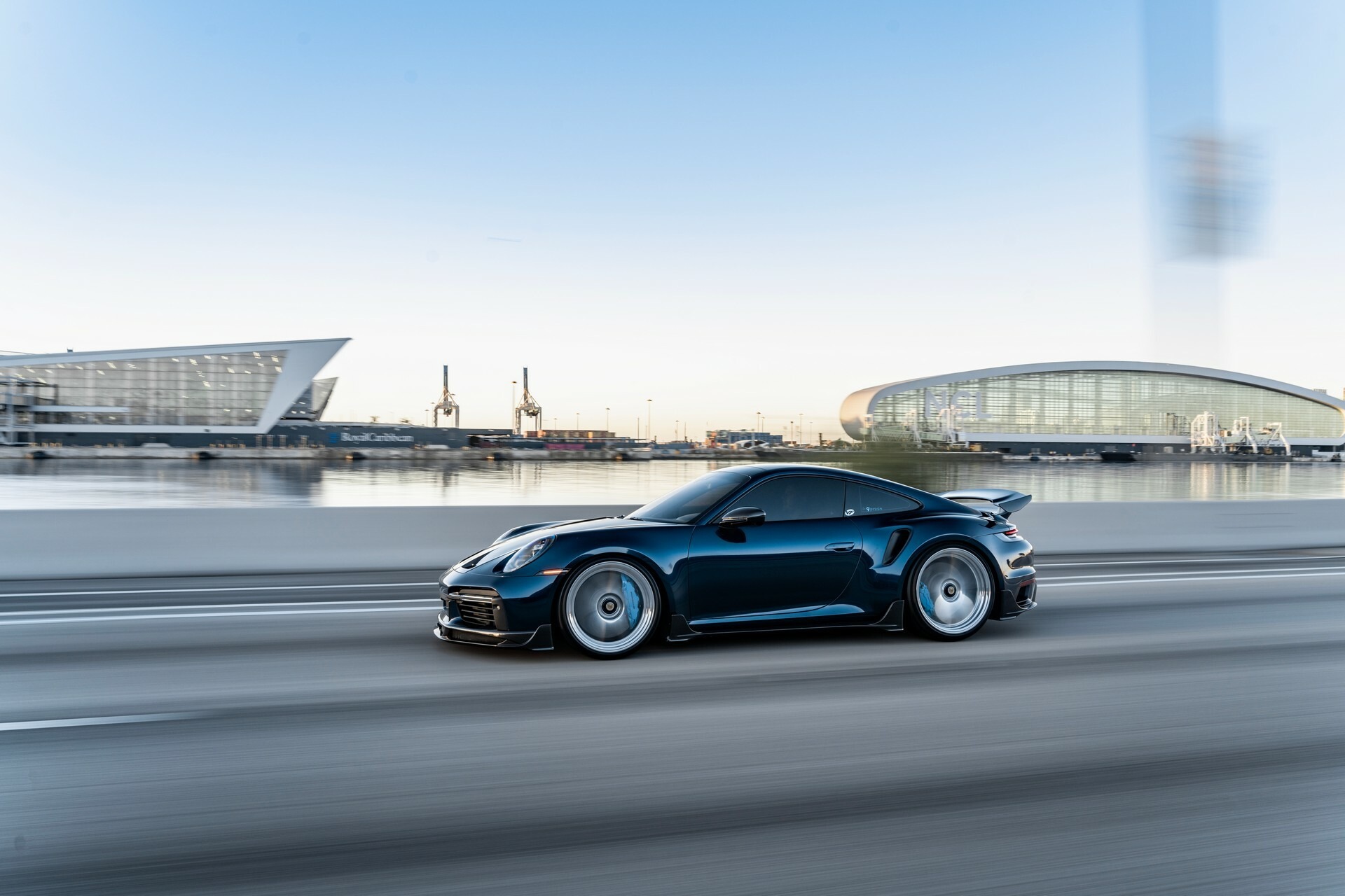 1016 Industries Porsche 911 Turbo S - 59