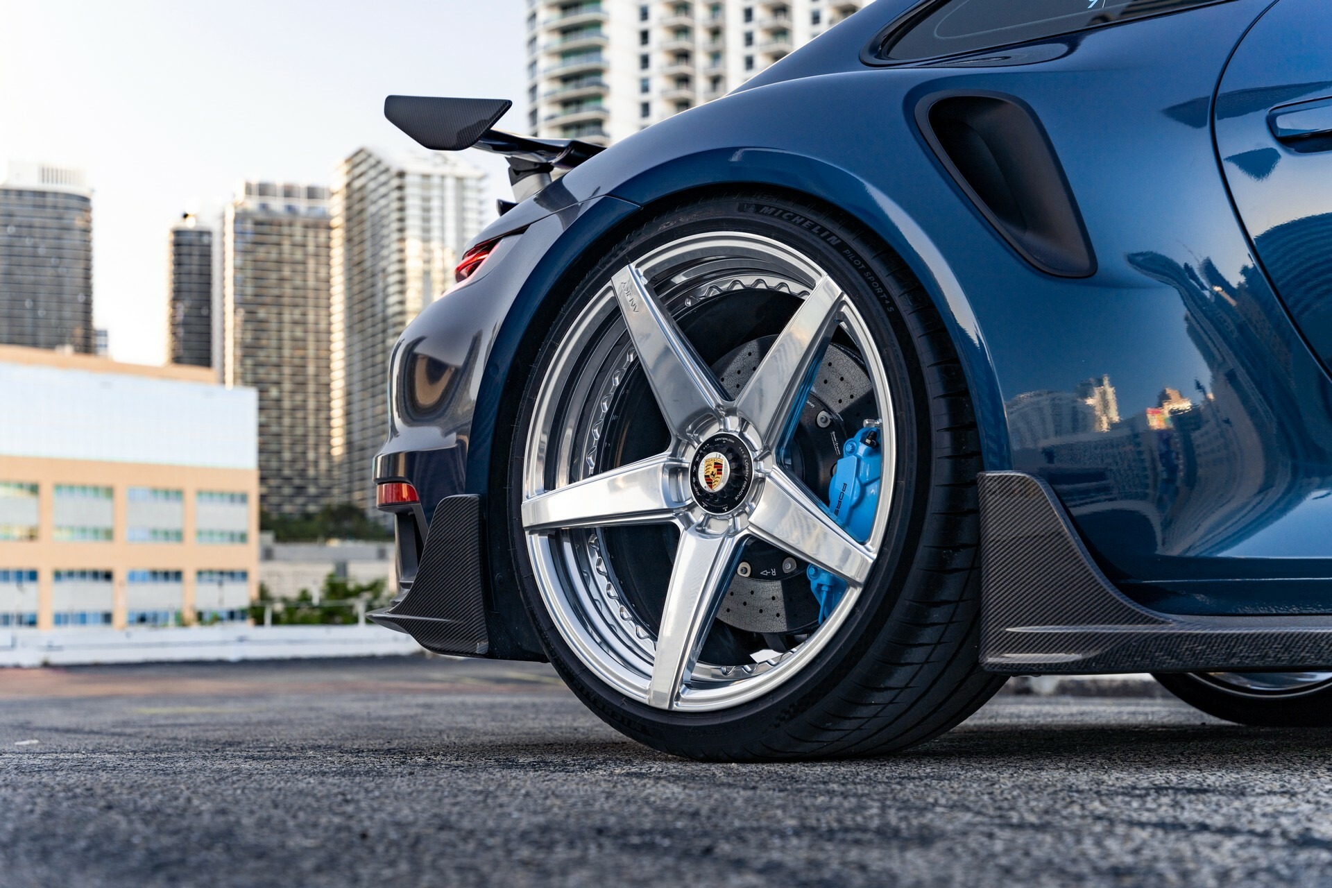 1016 Industries Porsche 911 Turbo S - 9