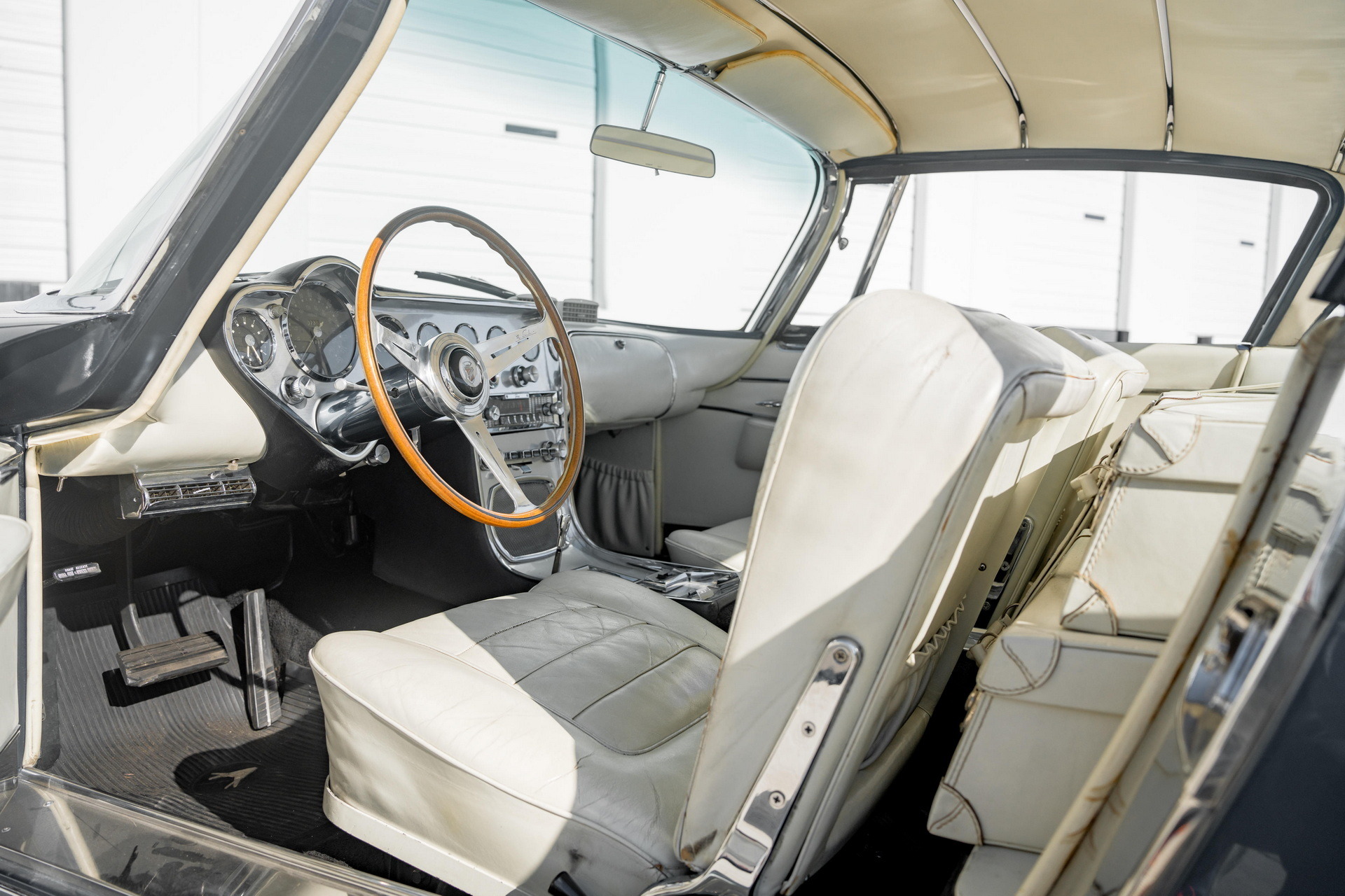 1962 Chrysler Ghia L6.4 29_2