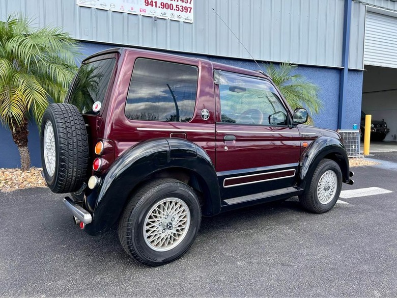 Mitsubishi Pajero Junior Flying Pug 4