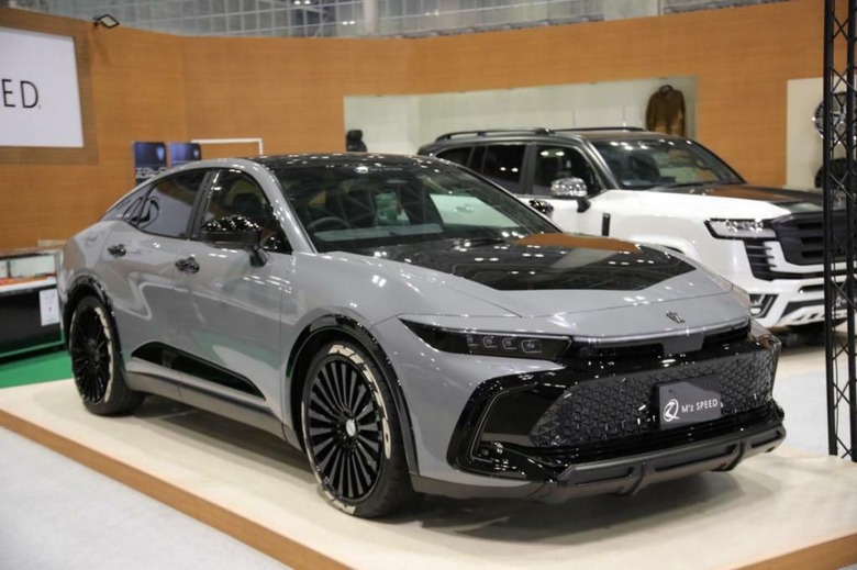 Toyota Crown Tokyo 5