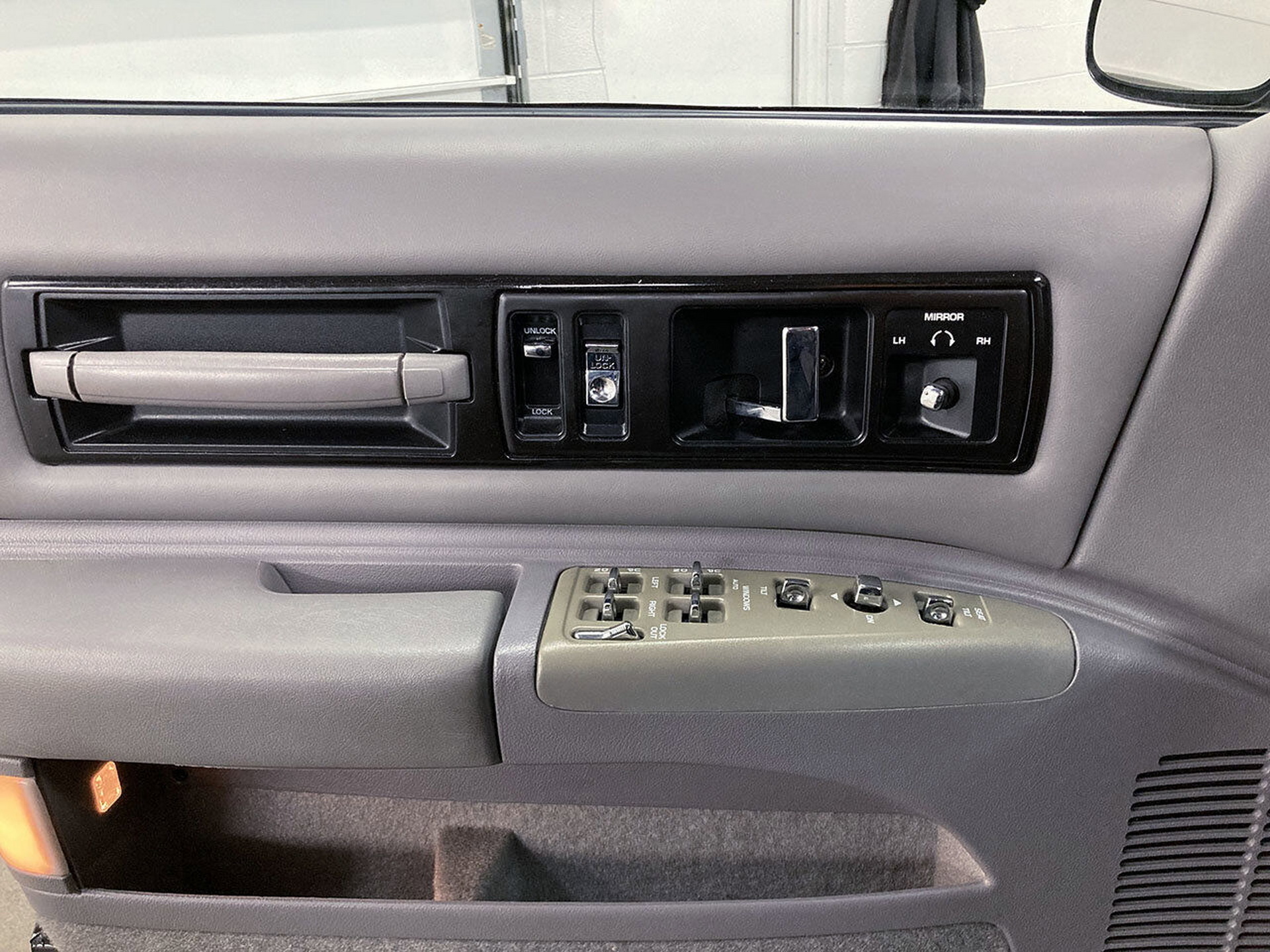 1995 Chevy Impala SS 6