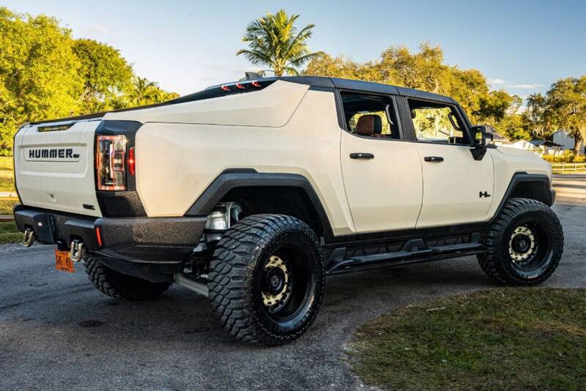 Sandstorm Kevlar GMC Hummer EV 4