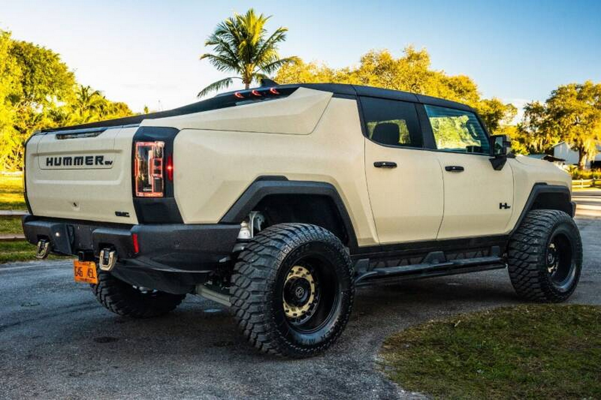 Sandstorm Kevlar GMC Hummer EV 7