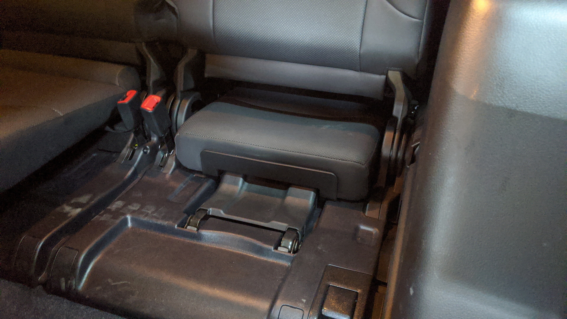2022 Leuxs GX 460 - Stephen Rivers for Carscoops 26