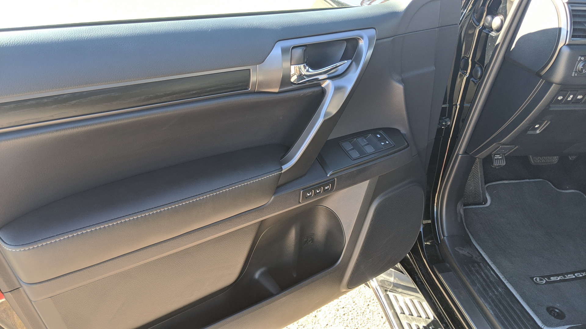 2022 Leuxs GX 460 - Stephen Rivers for Carscoops 4