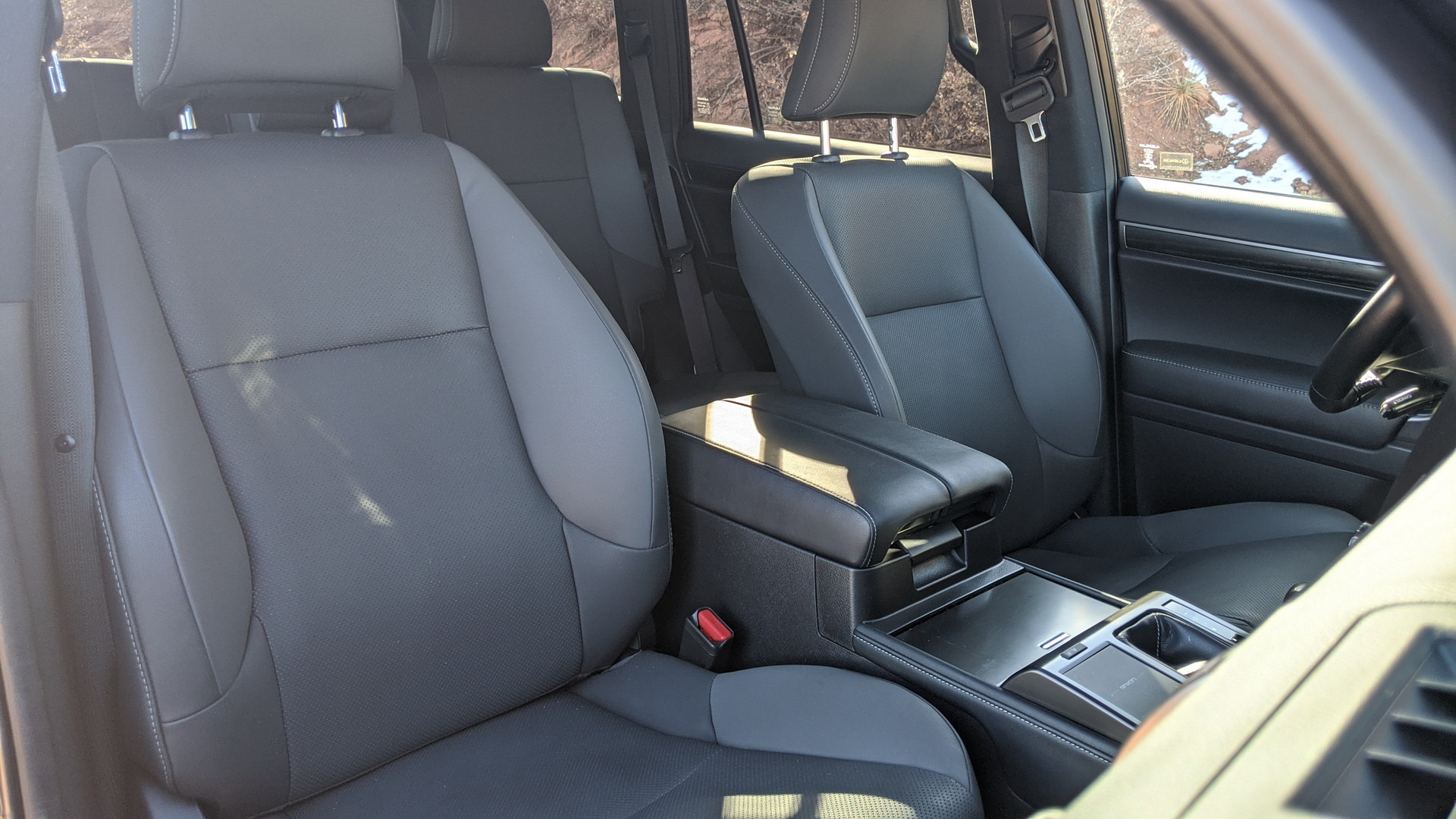 2022 Leuxs GX 460 - Stephen Rivers for Carscoops 60