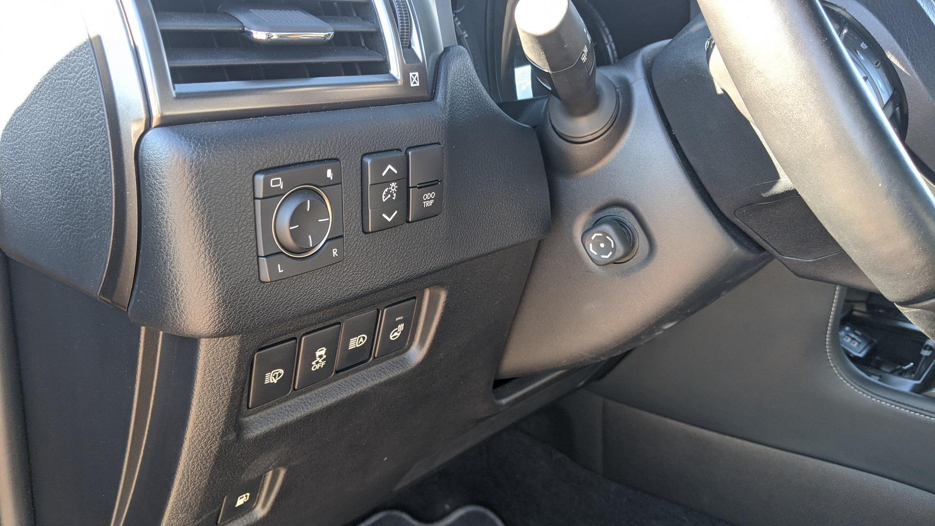 2022 Leuxs GX 460 - Stephen Rivers for Carscoops 7