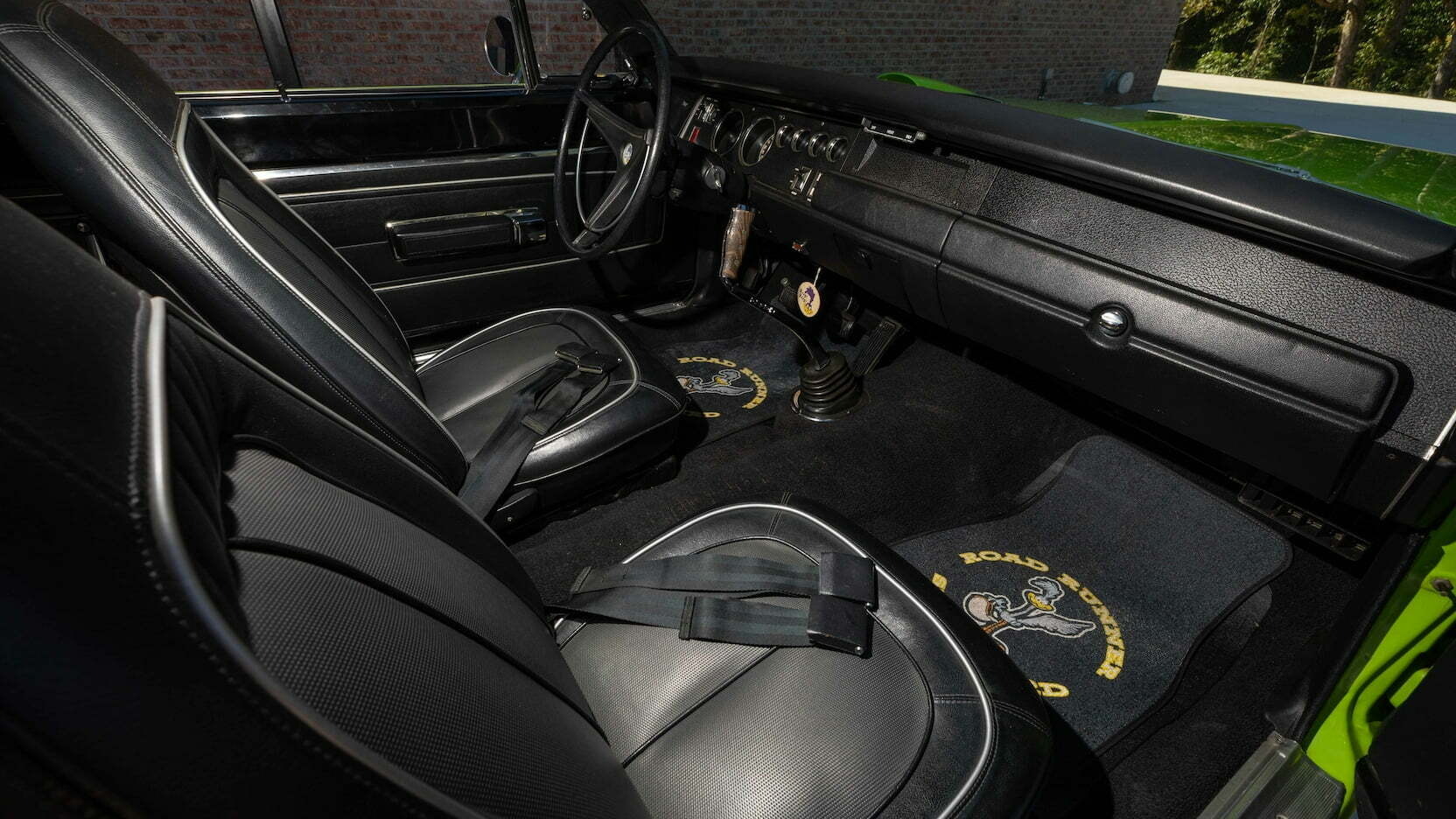 Plymouth Hemi Superbird 12