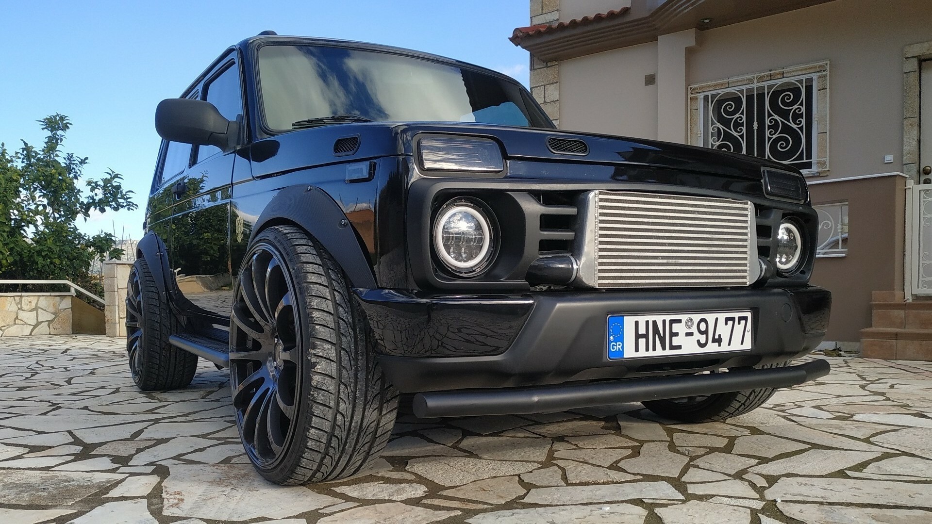 Modified Lada Niva (1)