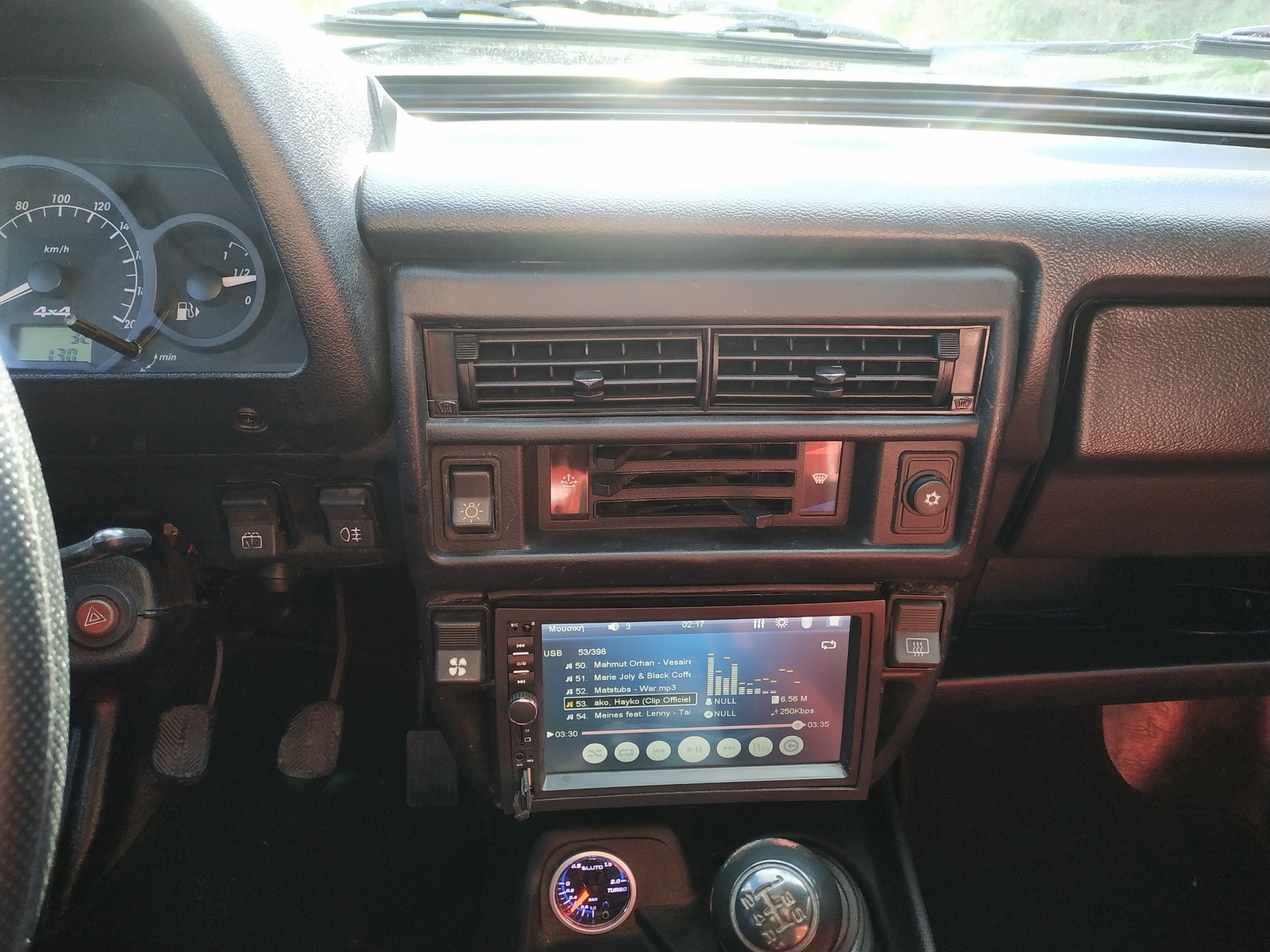 Modified Lada Niva (12)