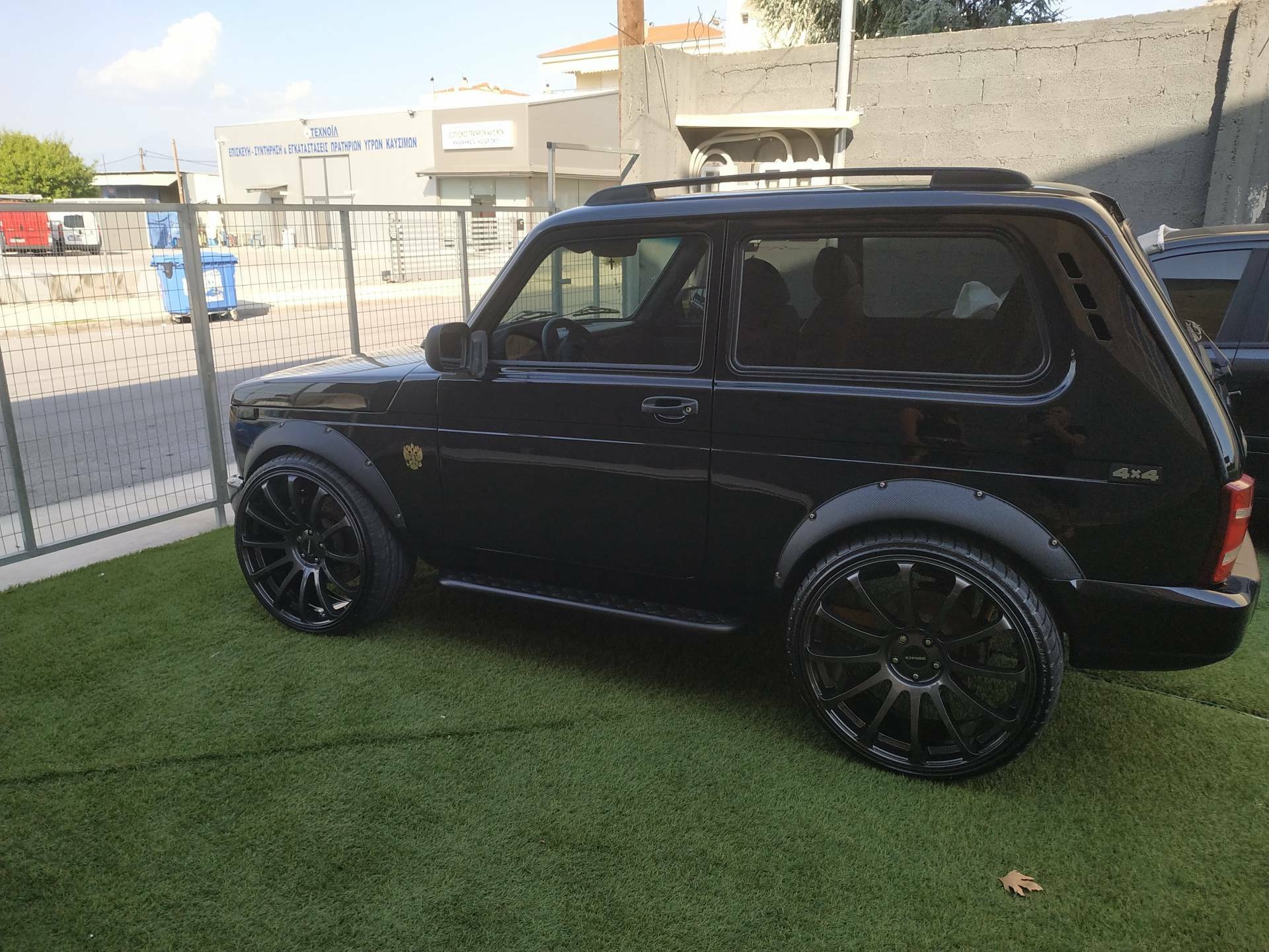 Modified Lada Niva (23)