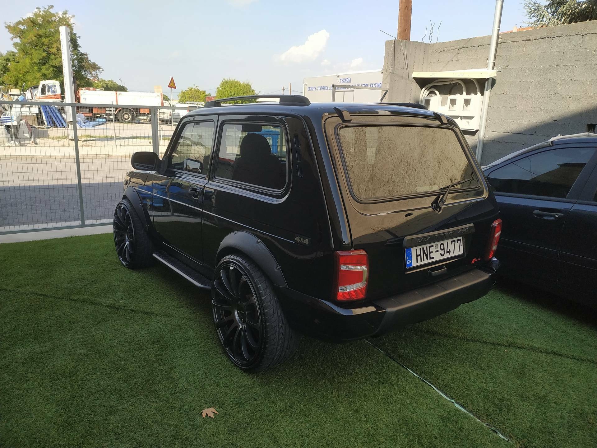 Modified Lada Niva (24)