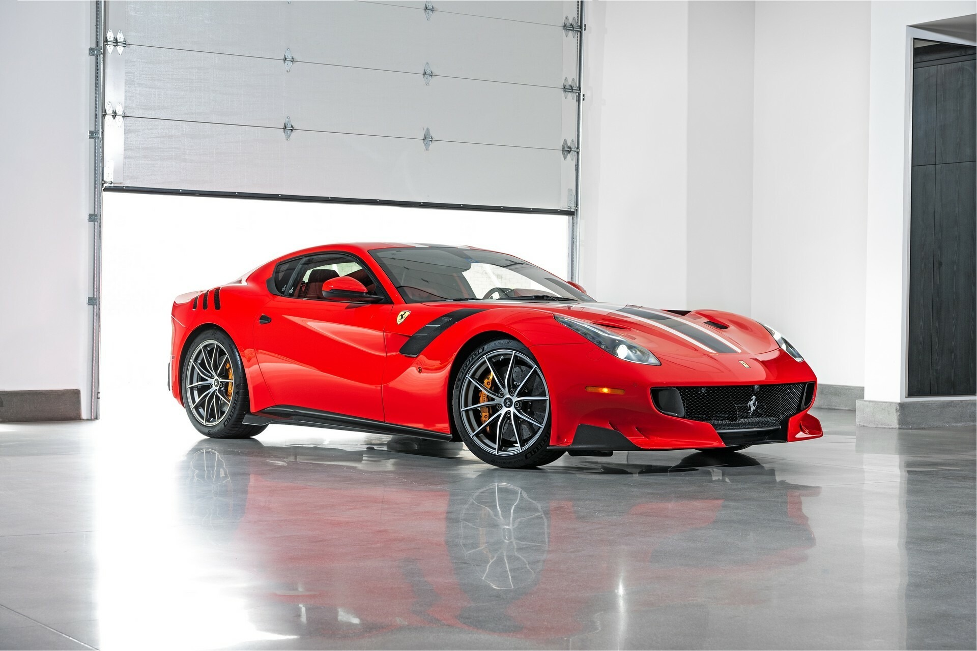 Ferrari F12tdf - 1