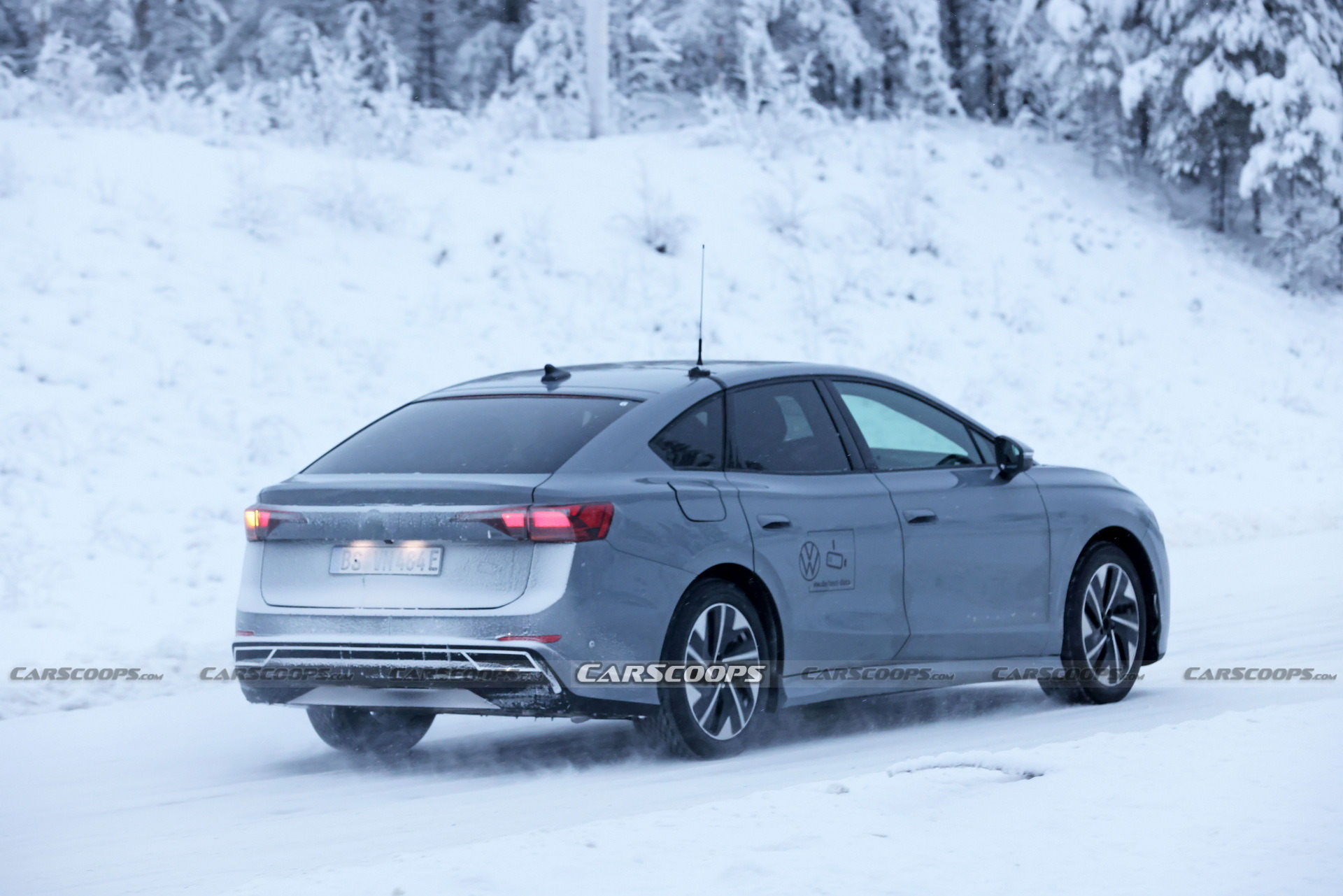 Volkswagen ID.7 Grey Scoop (7)