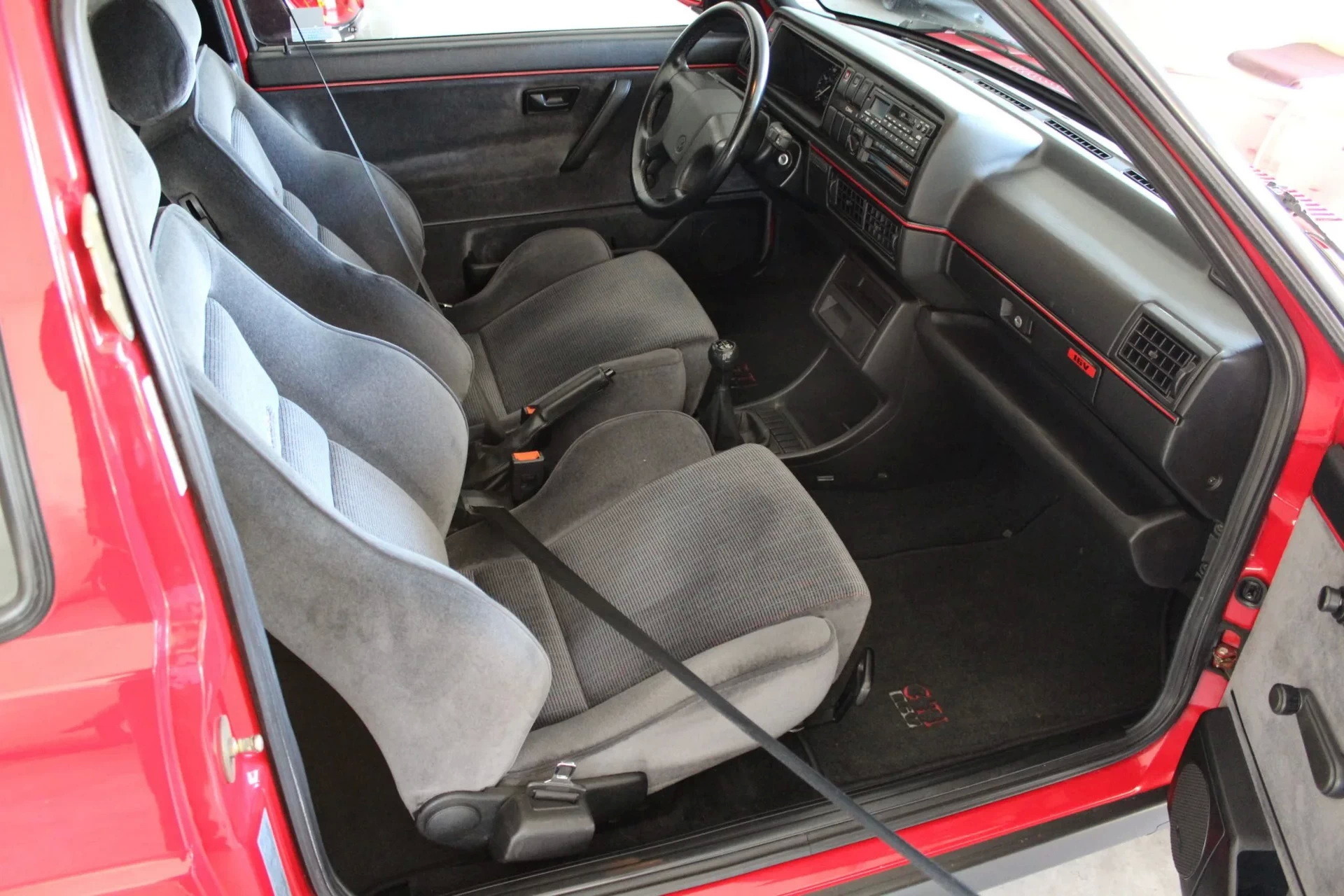 BaT 1992 VW Golf GTI 16v 28