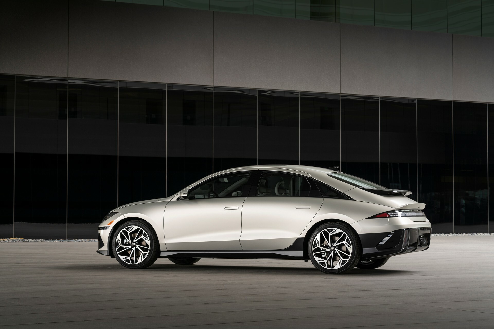 2023 Hyundai Ioniq 6 13