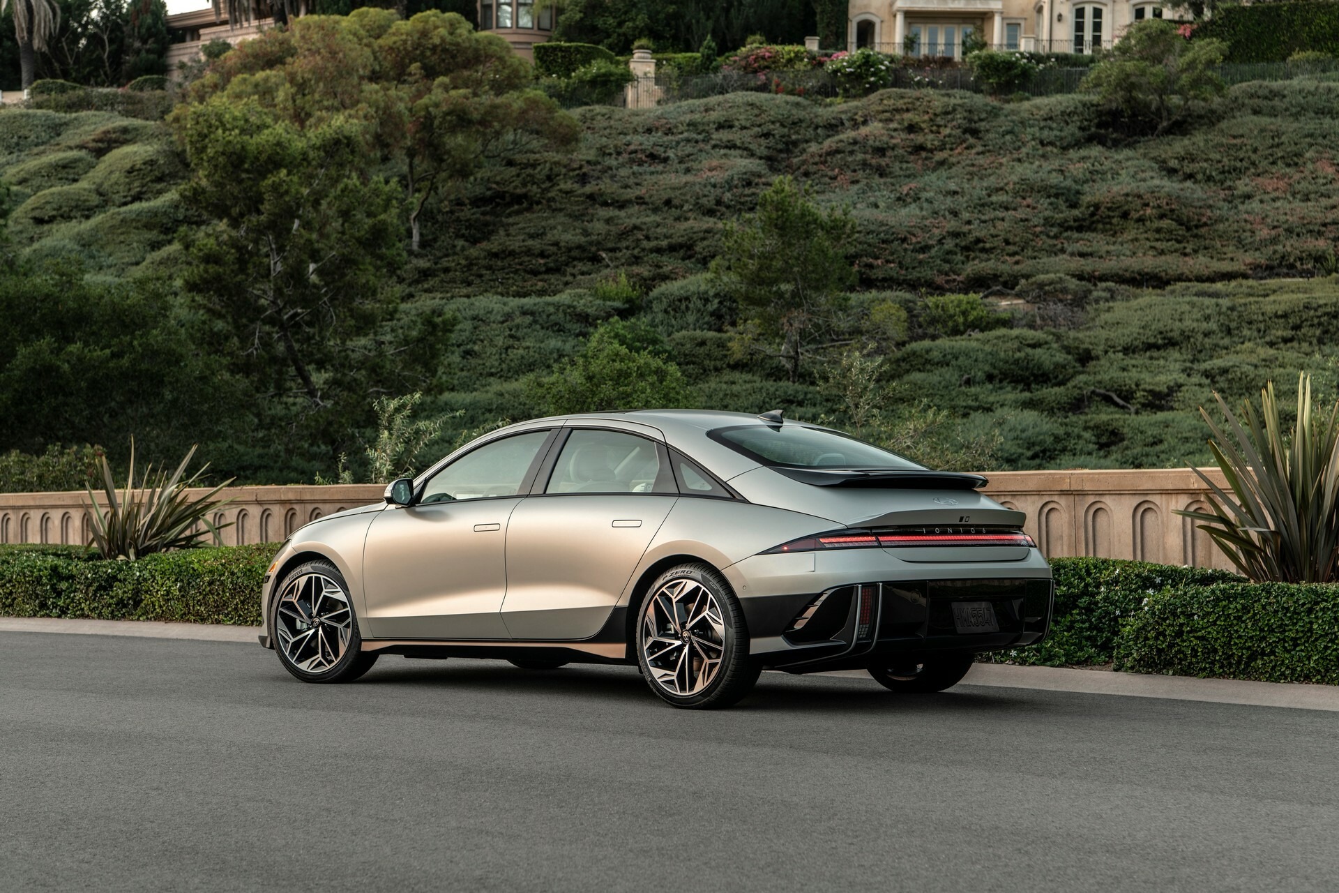 2023 Hyundai Ioniq 6 27
