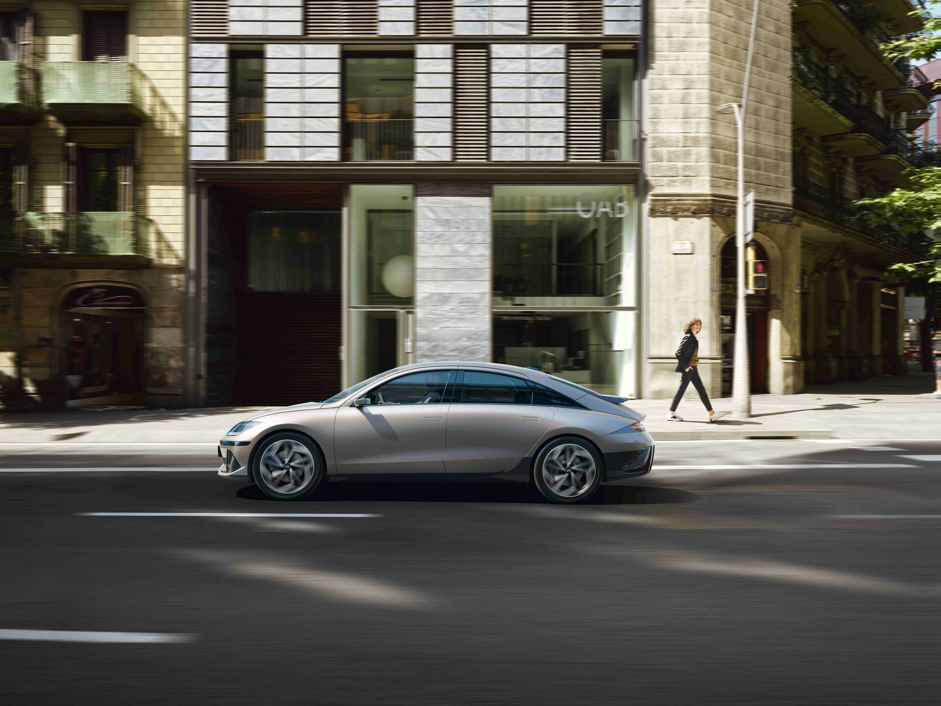2023 Hyundai Ioniq 6 4