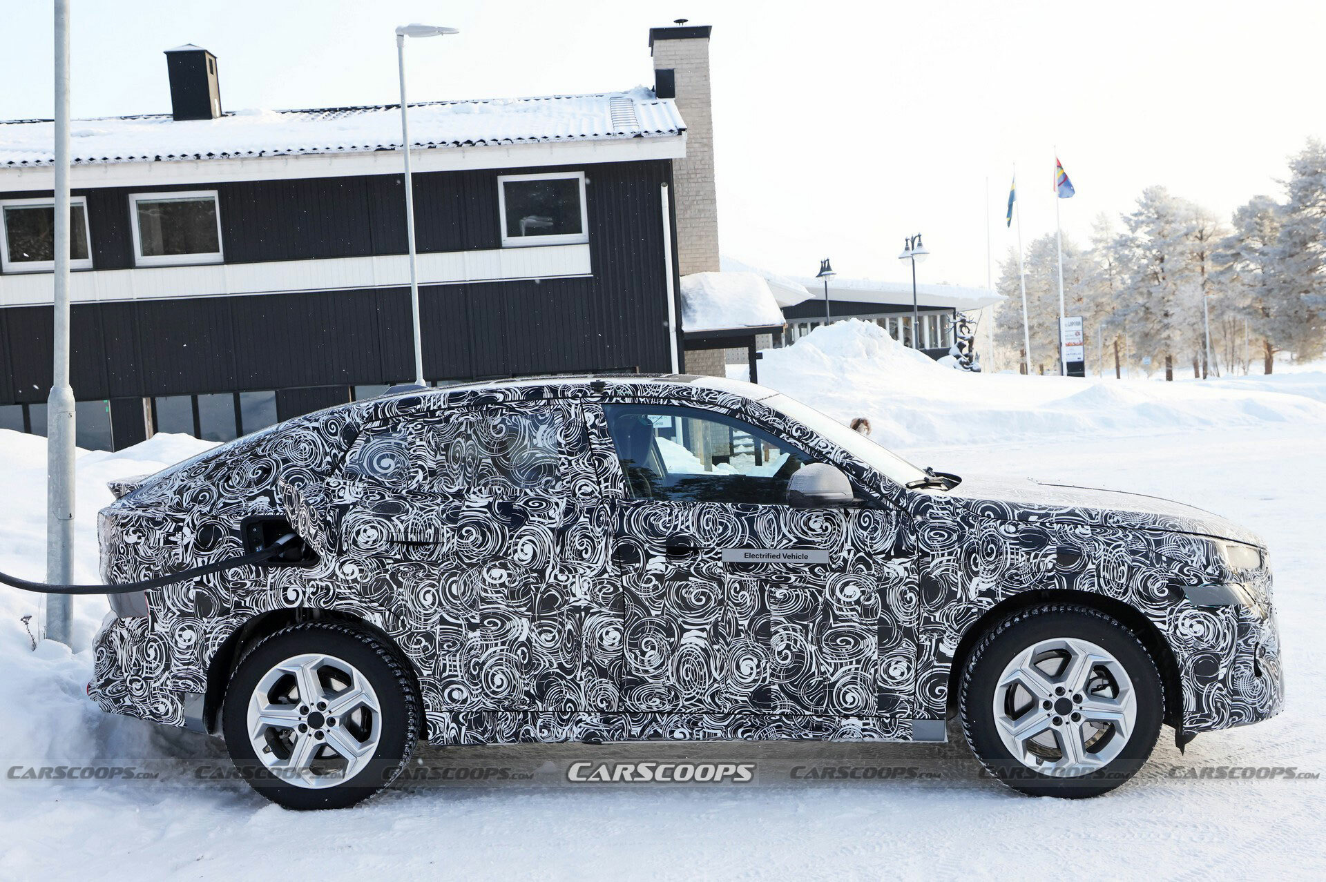 2024-BMW-iX2-3