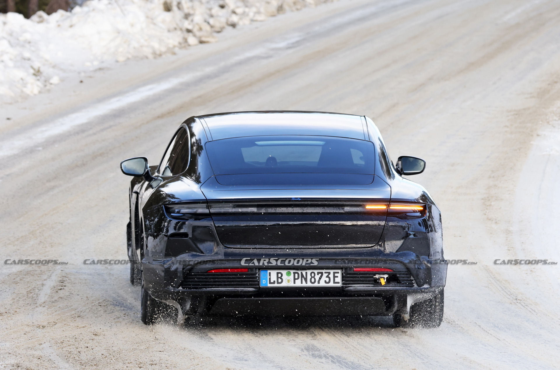 2024 Porsche Taycan - 31