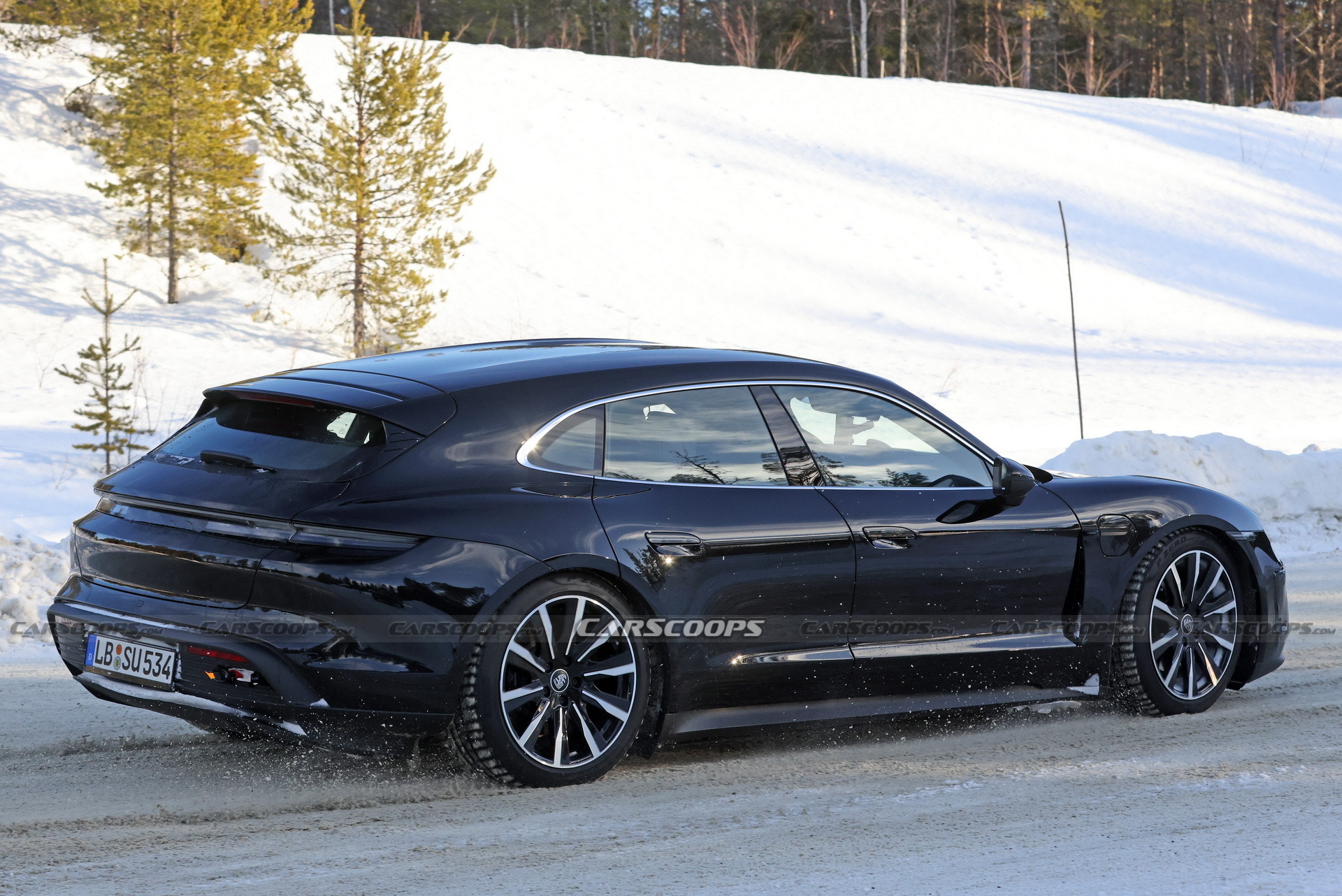 2024 Porsche Taycan - 39