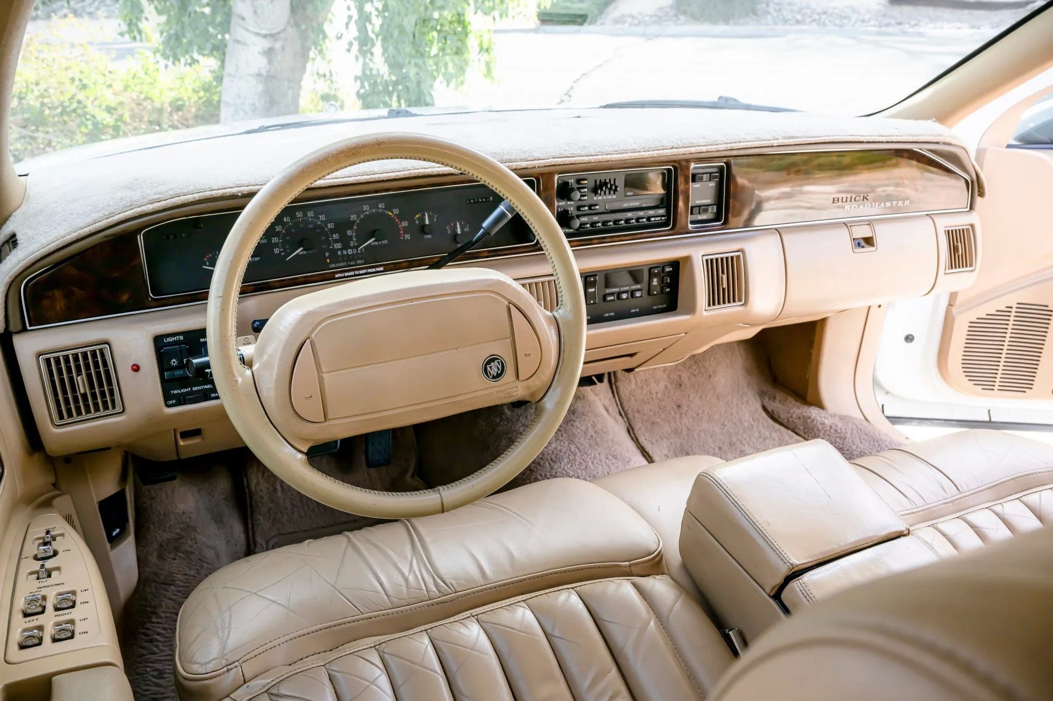 1992_buick_roadmaster_LIPMAN_Roadmaster_074-scaled