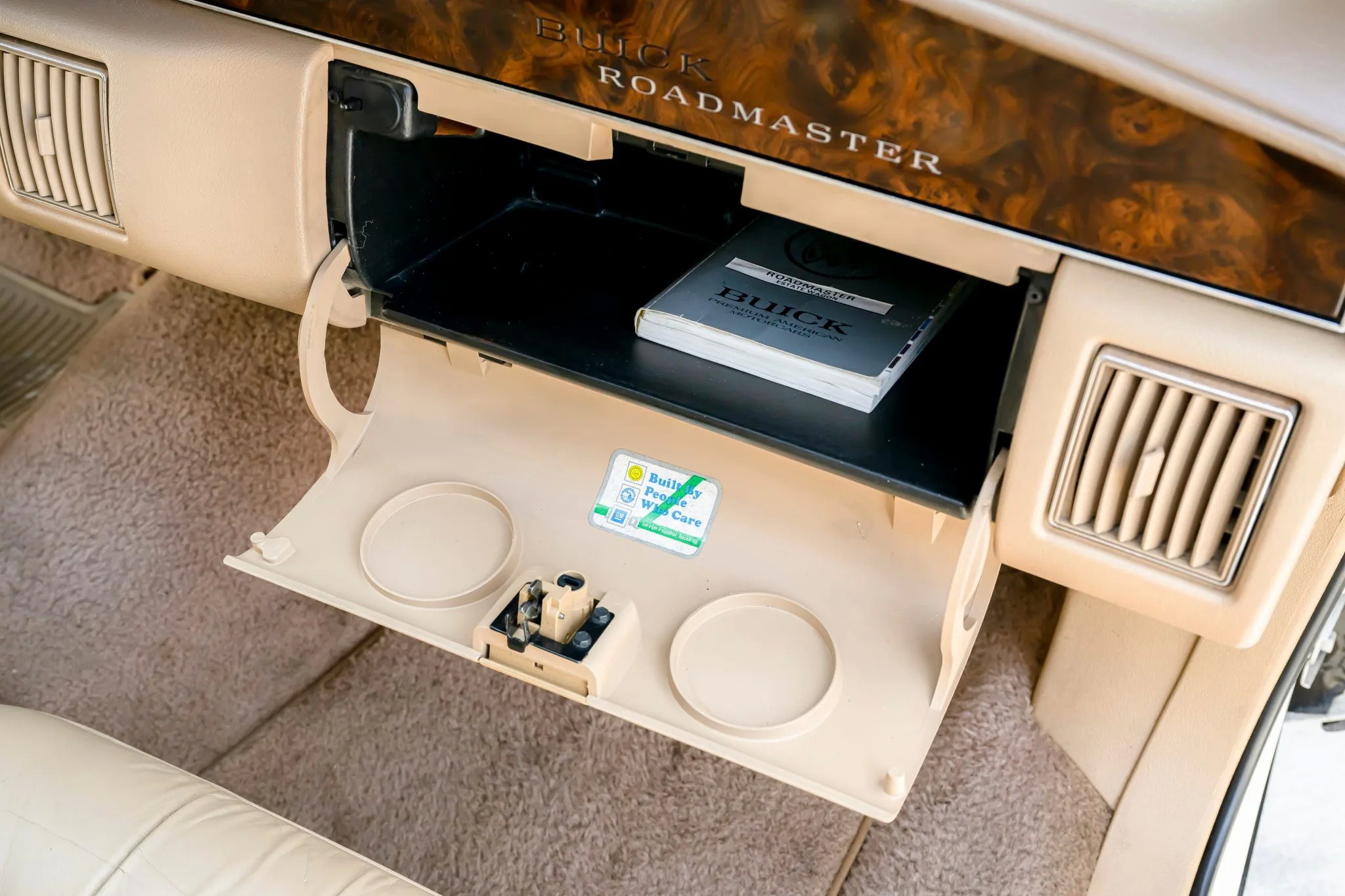 1992_buick_roadmaster_LIPMAN_Roadmaster_080-scaled