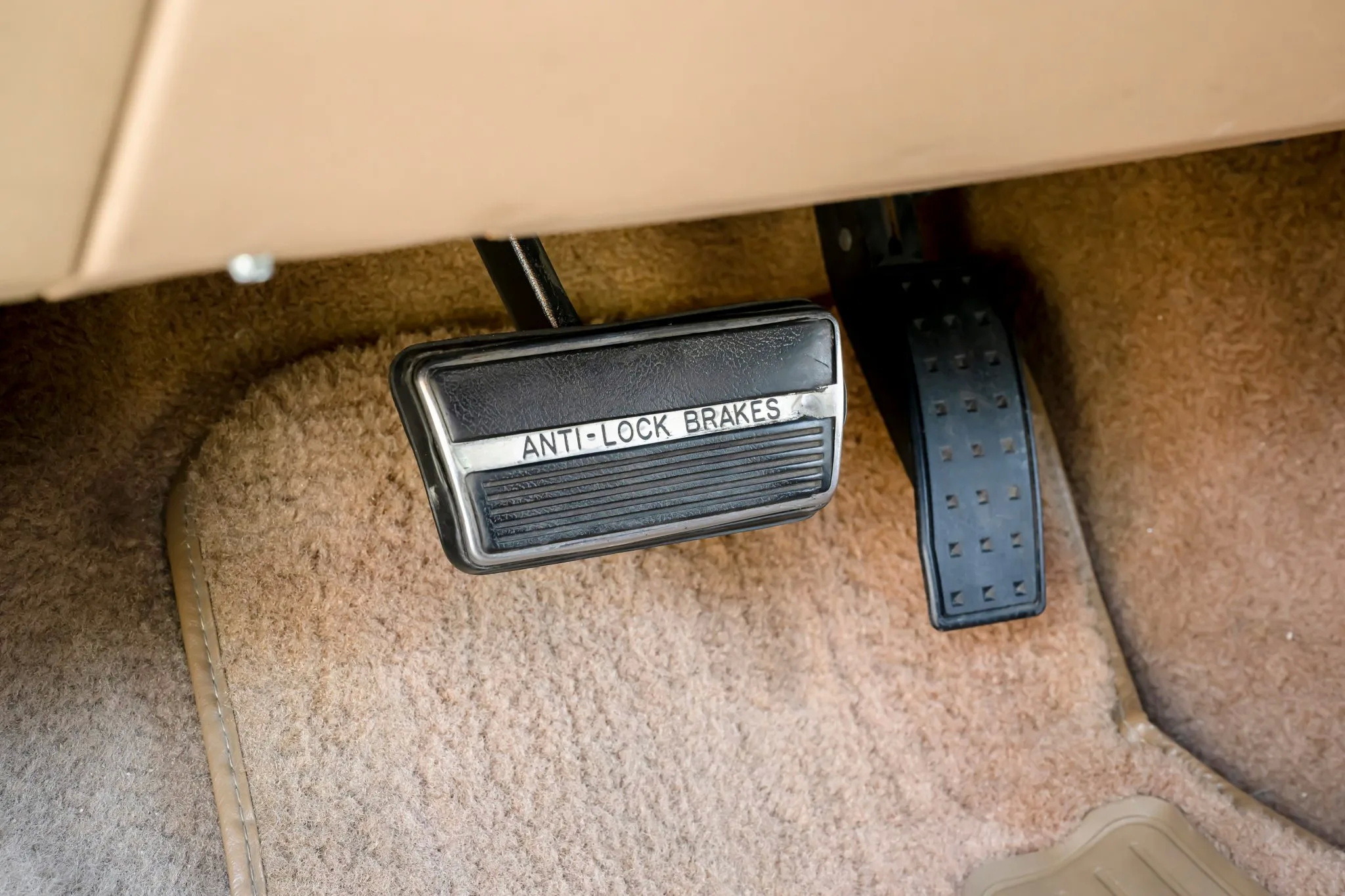 1992_buick_roadmaster_LIPMAN_Roadmaster_085-scaled